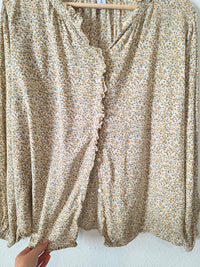 Dainty Floral Button Up Blouse (MT)