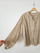 Dainty Floral Button Up Blouse (MT)