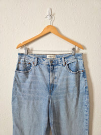 Abercrombie Light Wash Straight Jeans (32)
