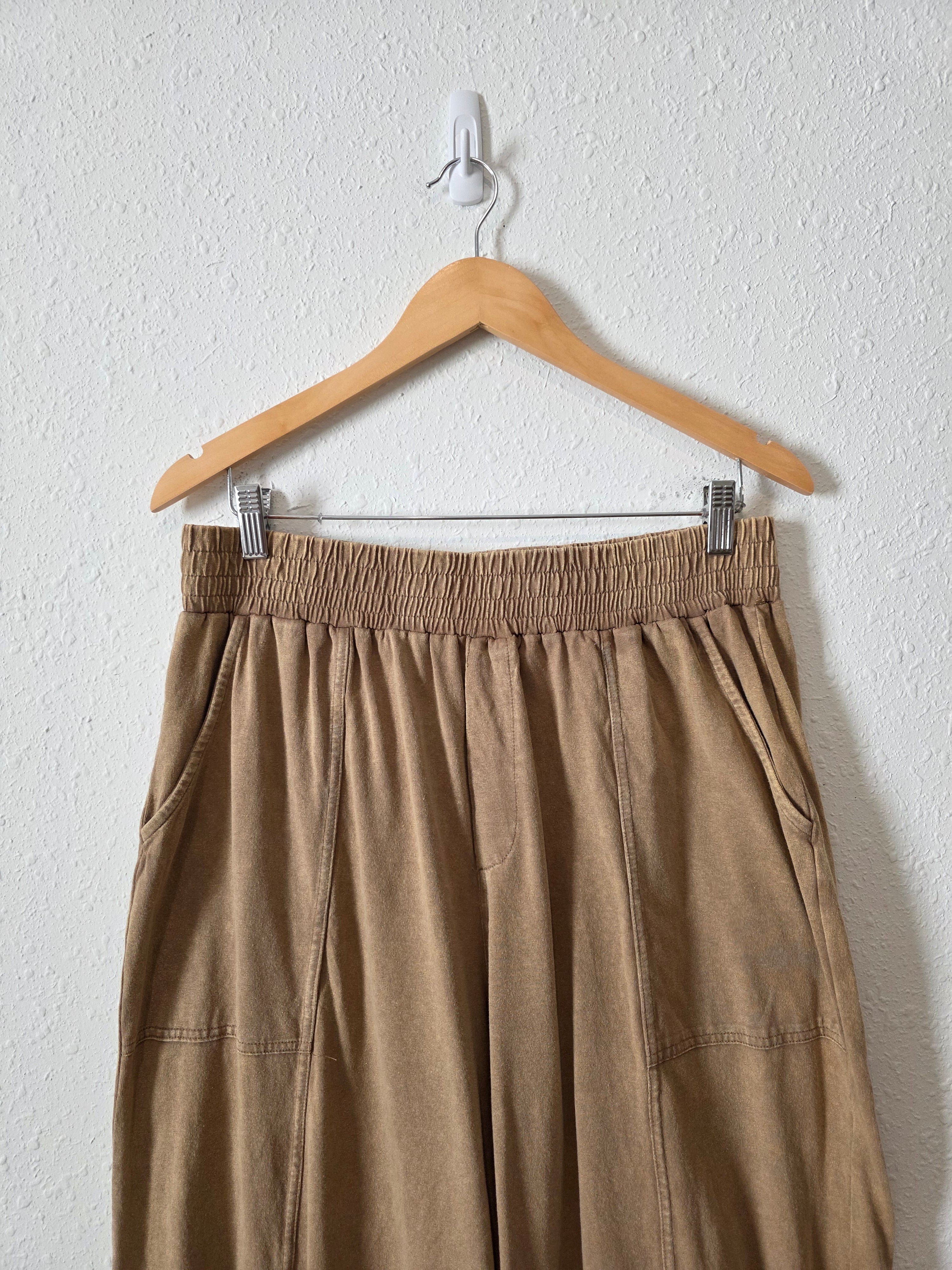 Neutral Relaxed Tapered Pants (L)