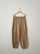 Neutral Relaxed Tapered Pants (L)