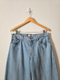 Abercrombie Light Wash Loose Jeans (28/6 long)