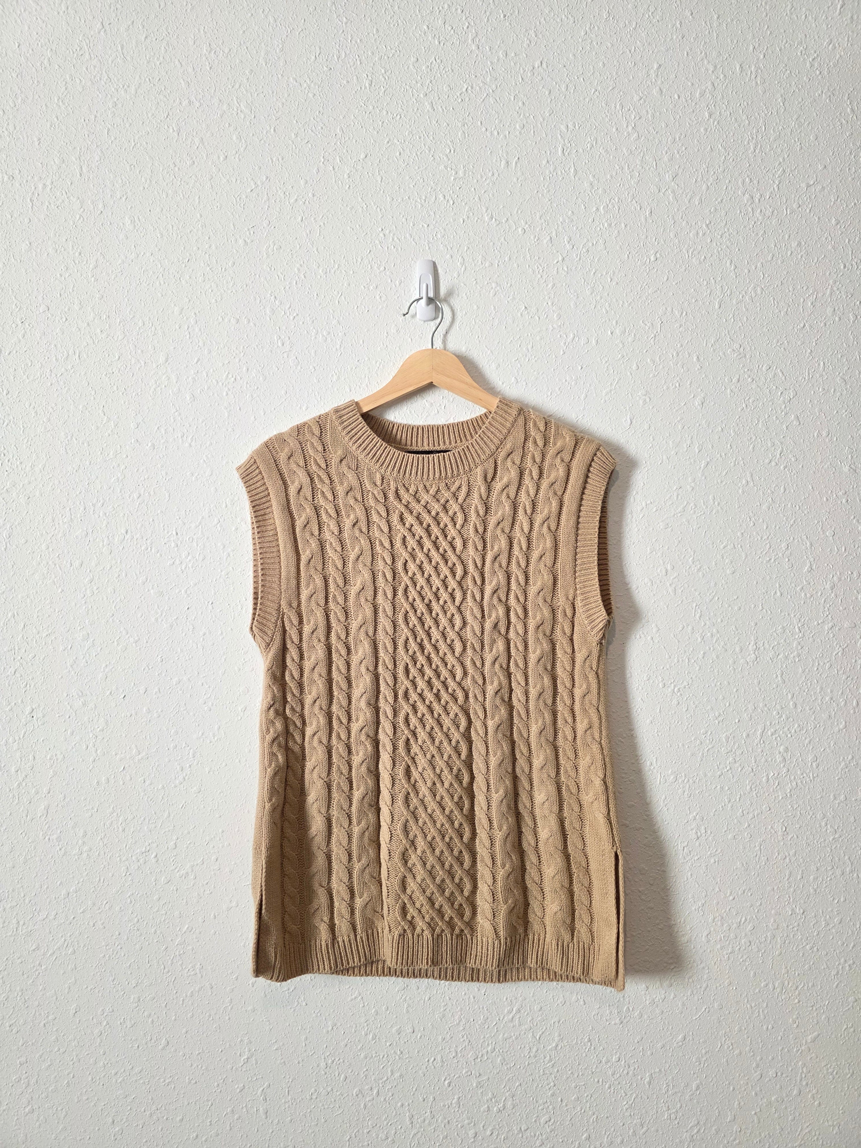 Cable Knit Sweater Vest (M)