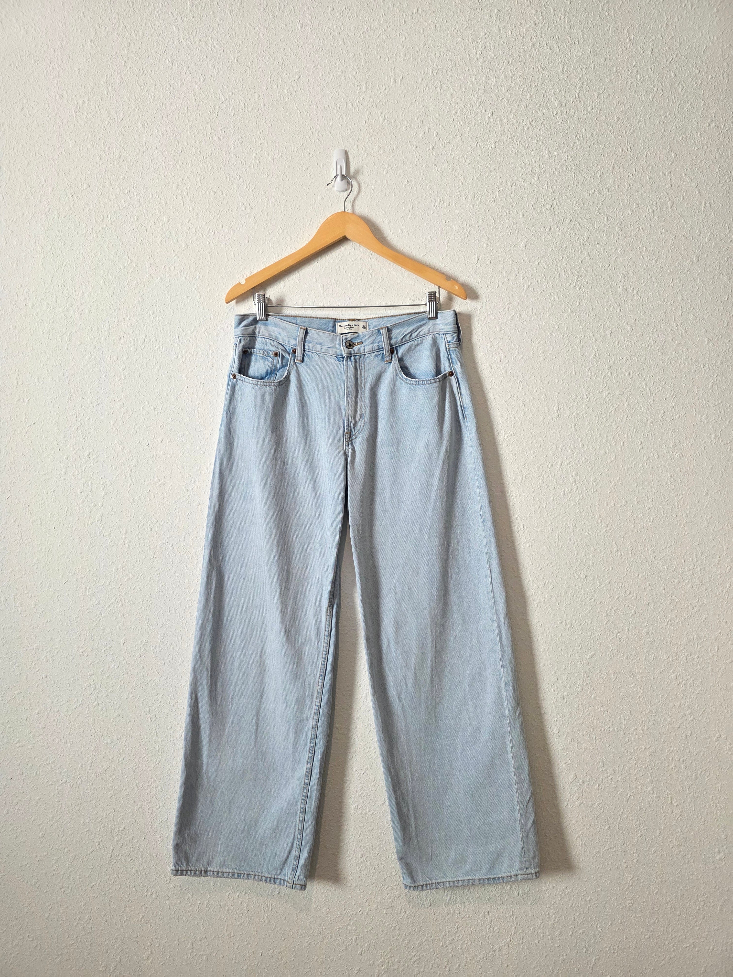 Abercrombie Ultra Loose Jeans (27)