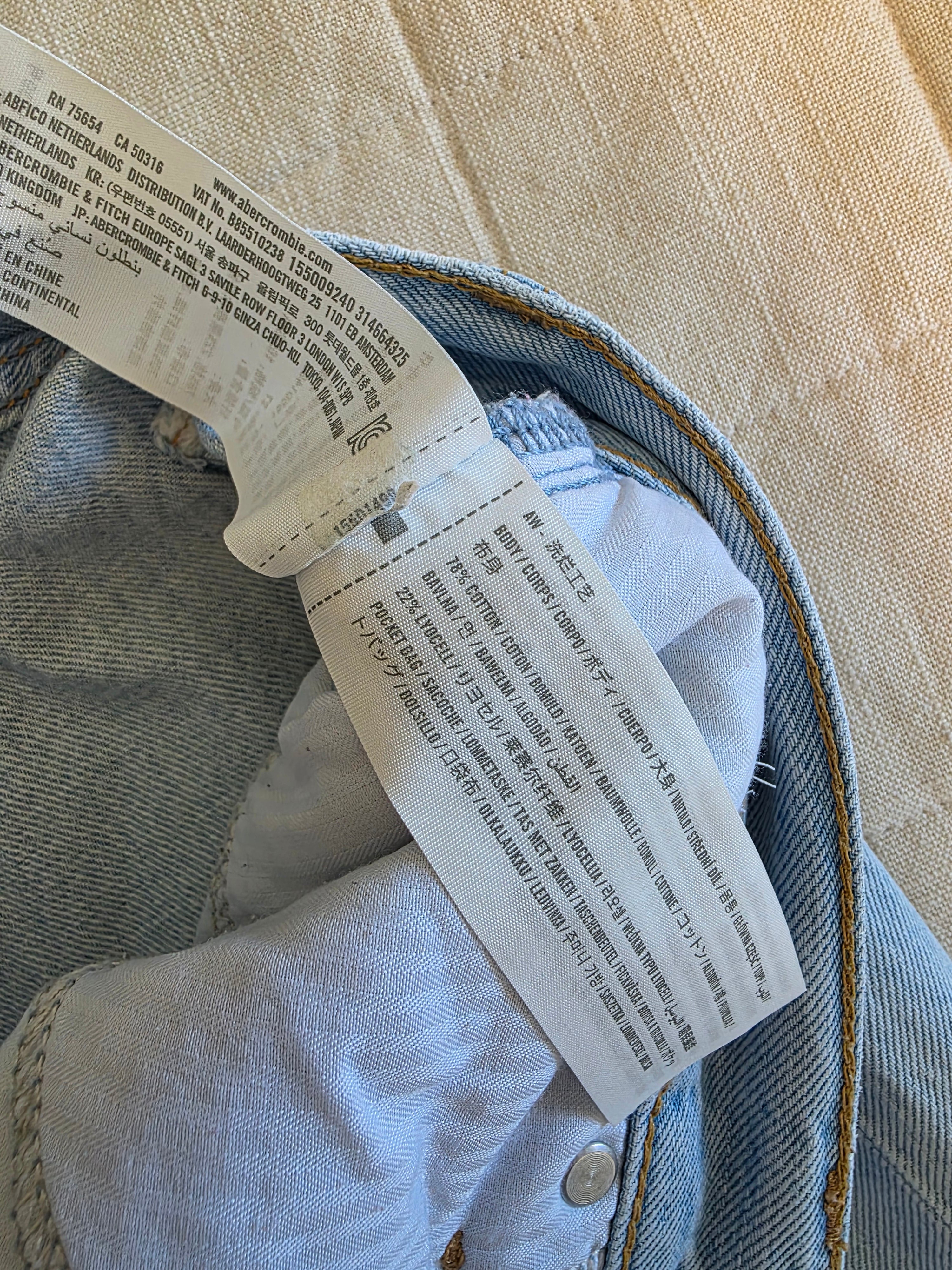 Abercrombie Ultra Loose Jeans (27)