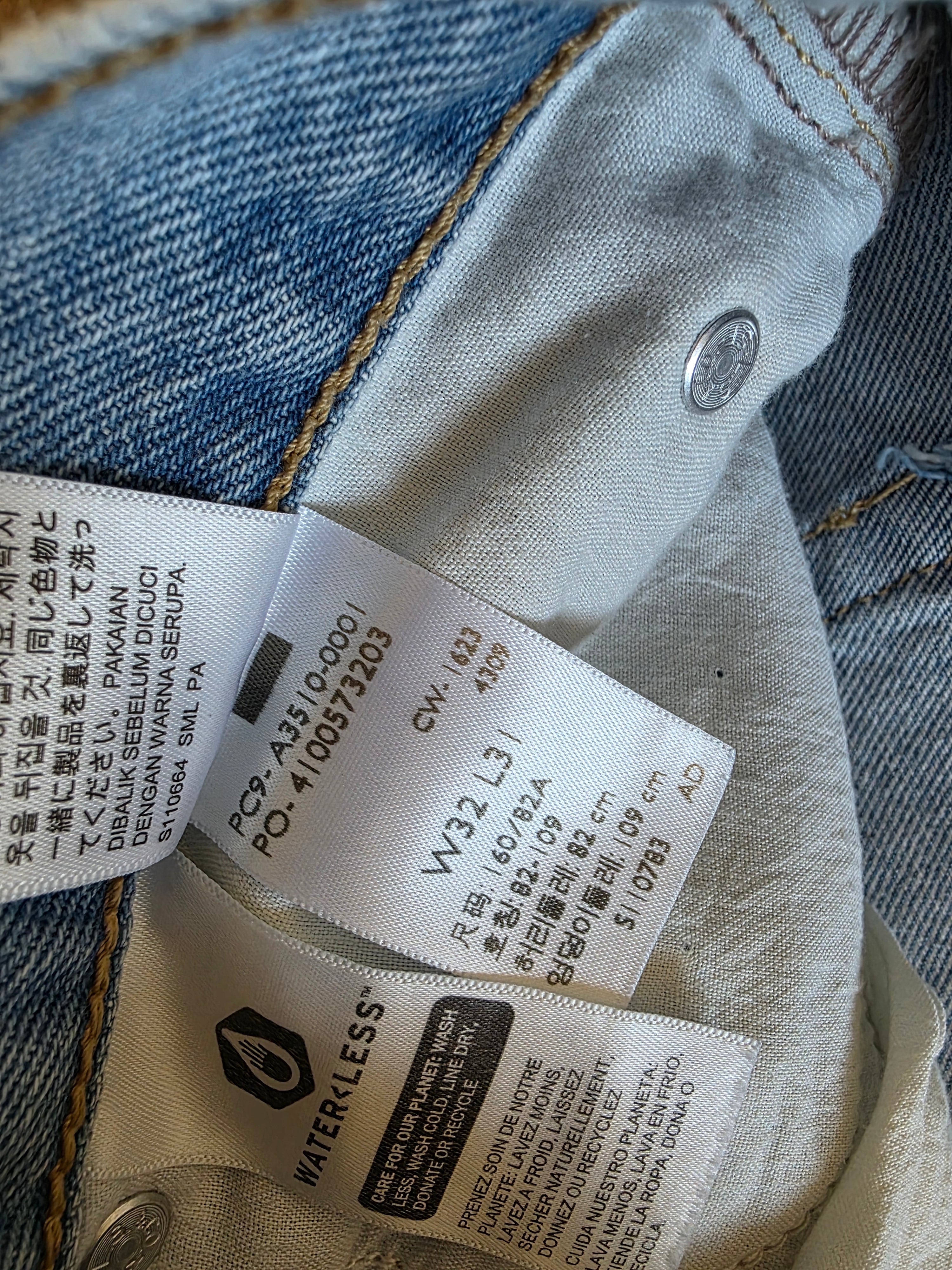 Levi's Light Wash Baggy Jeans (32)
