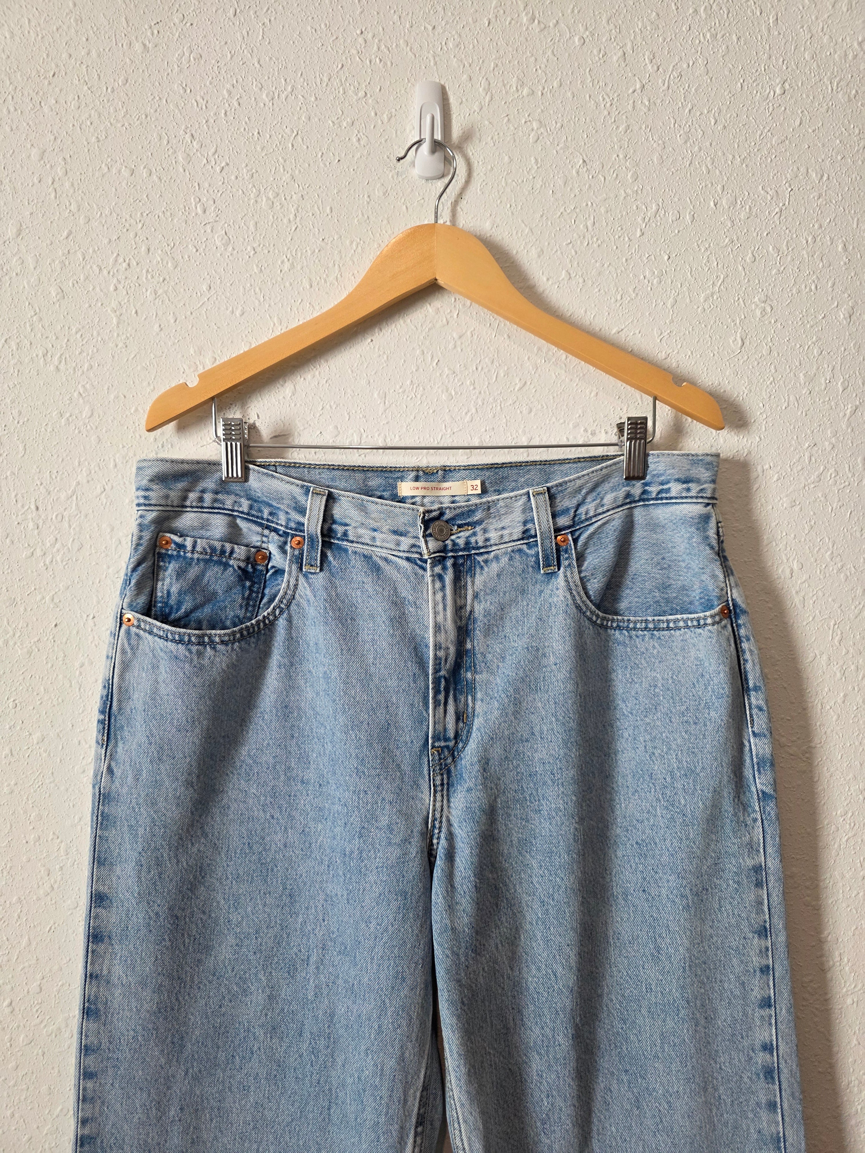 Levi's Low Pro Straight Jeans (32)