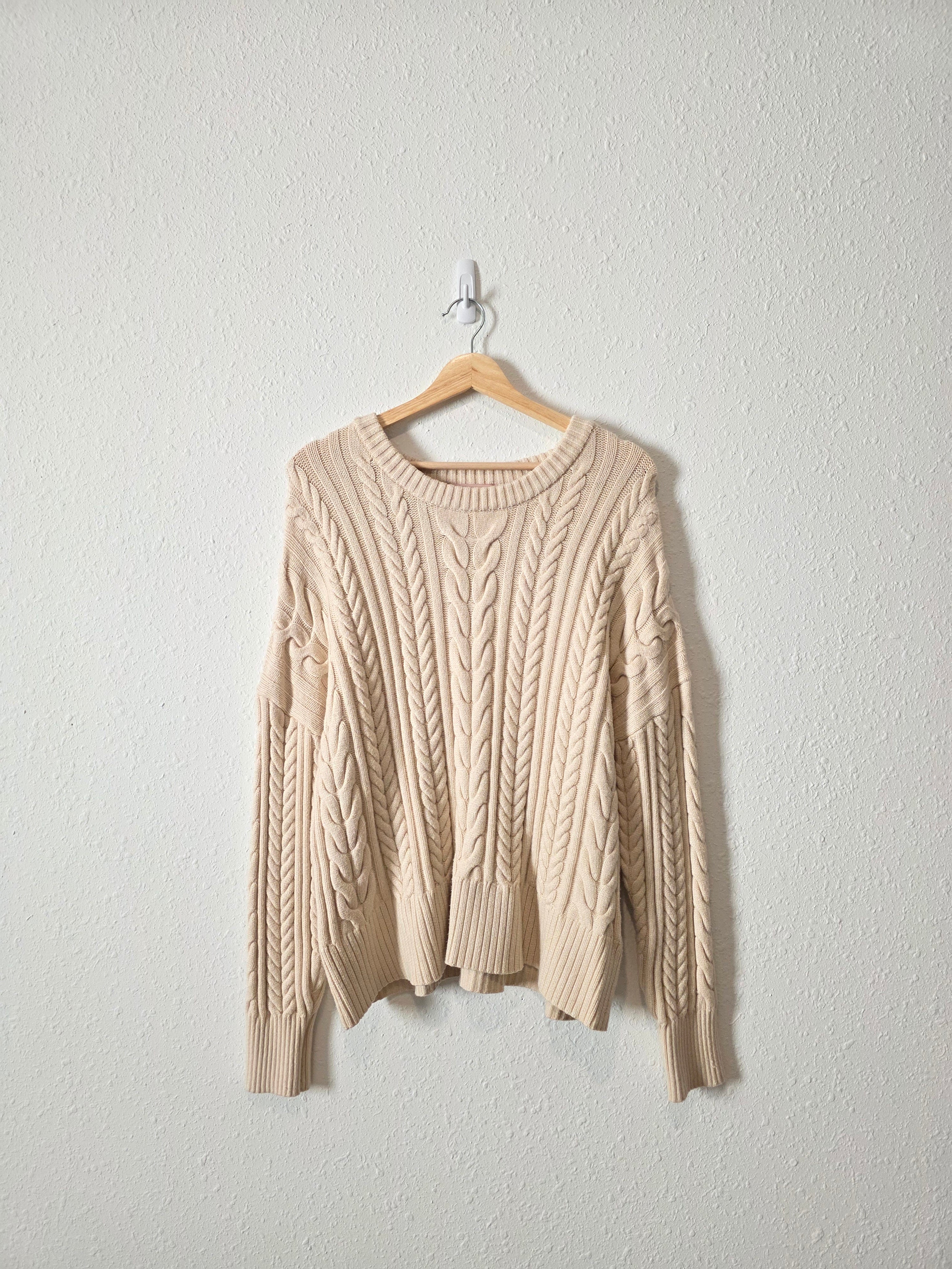 Chunky Cable Knit Sweater (XL)