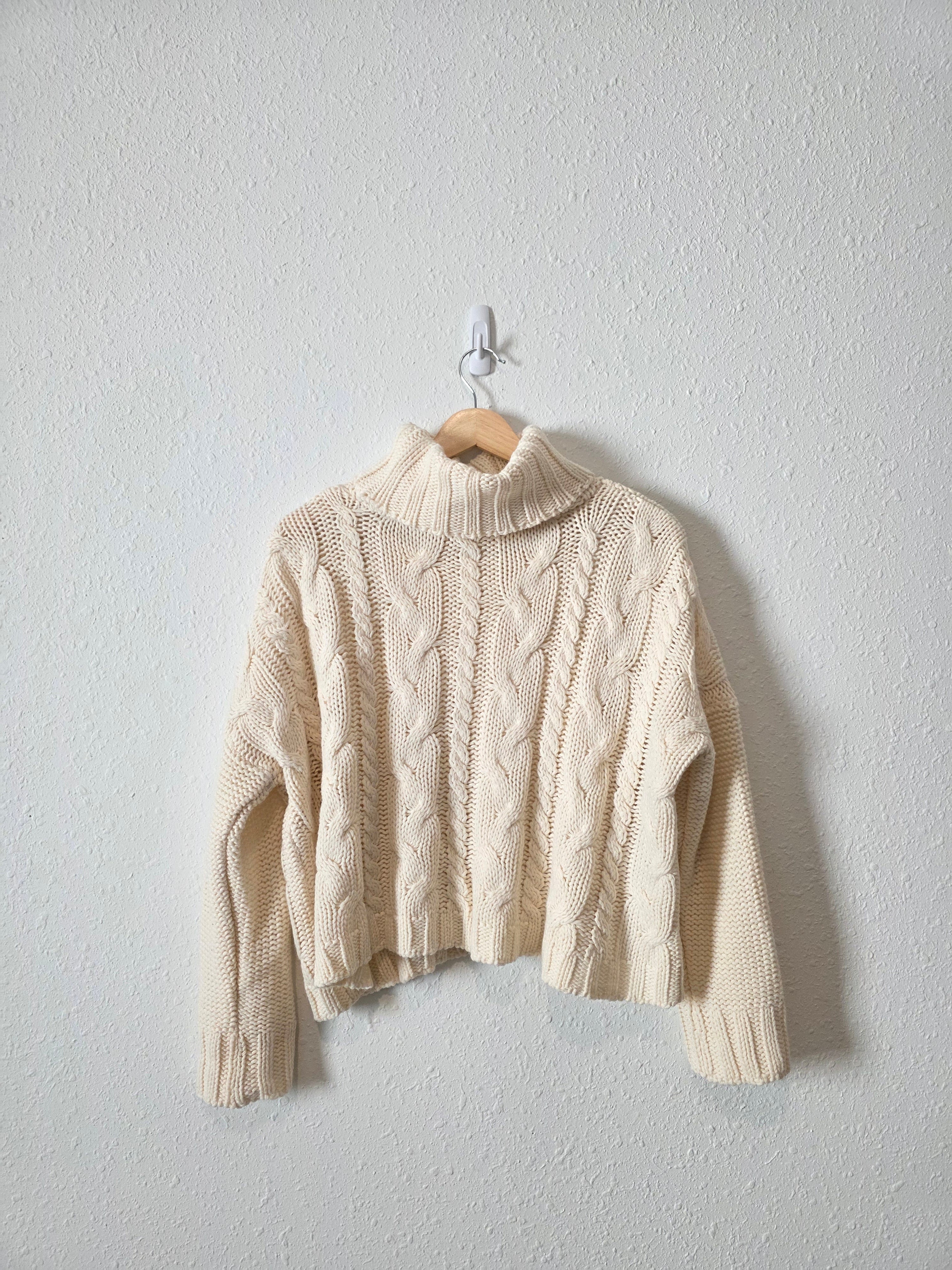 Chunky Cable Knit Turtleneck Sweater (M)