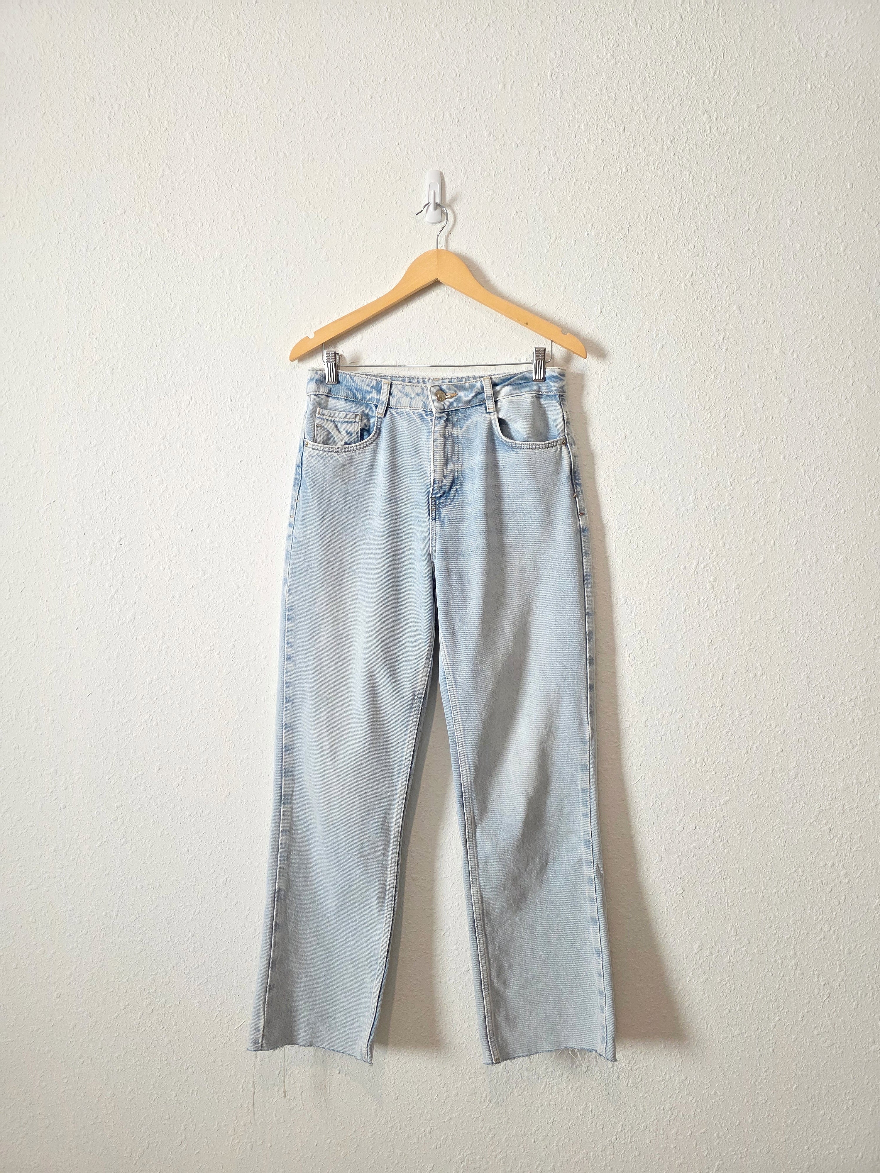 Zara Light Wash Straight Jeans (6)