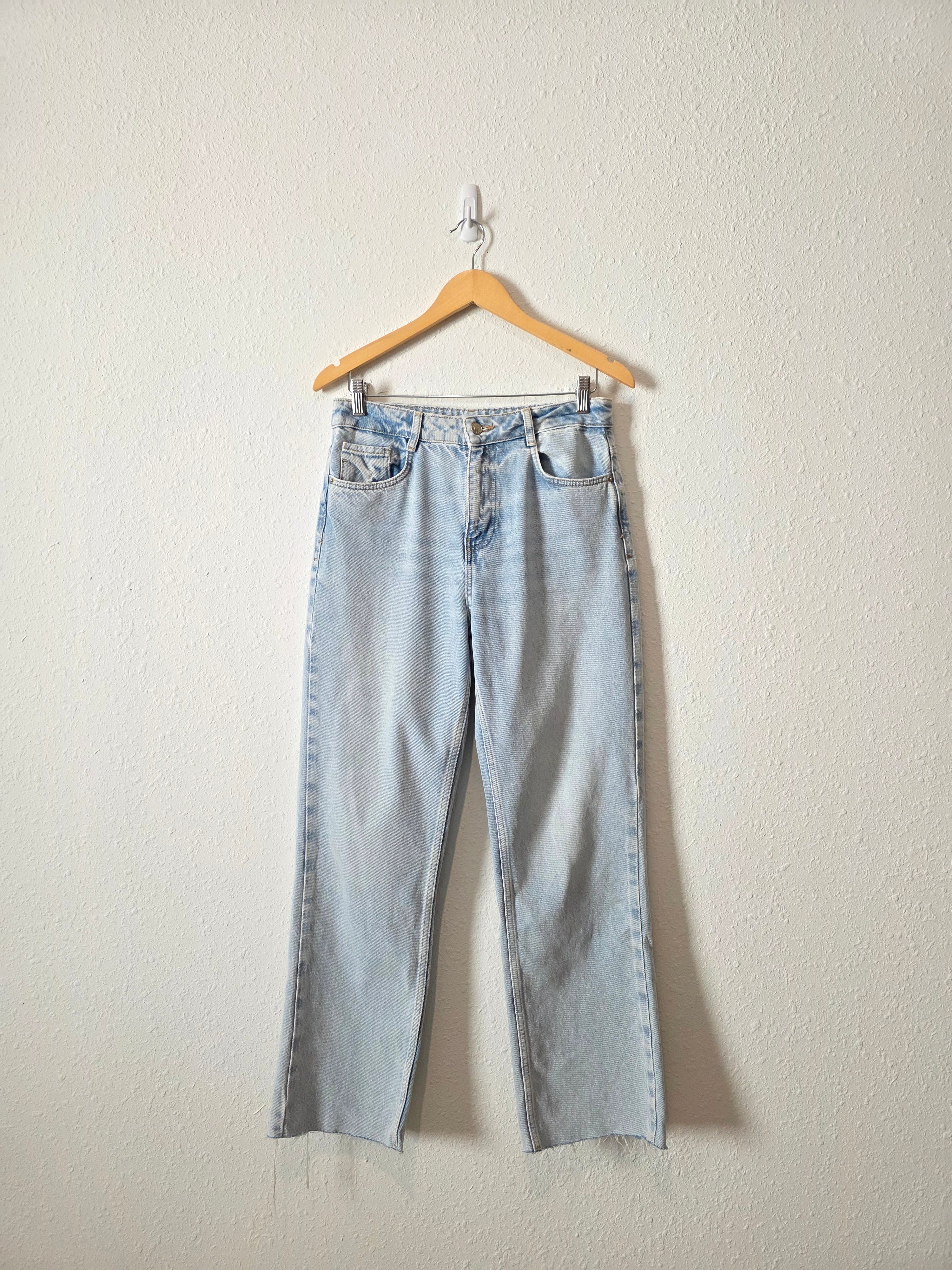 Zara Light Wash Straight Jeans (6)