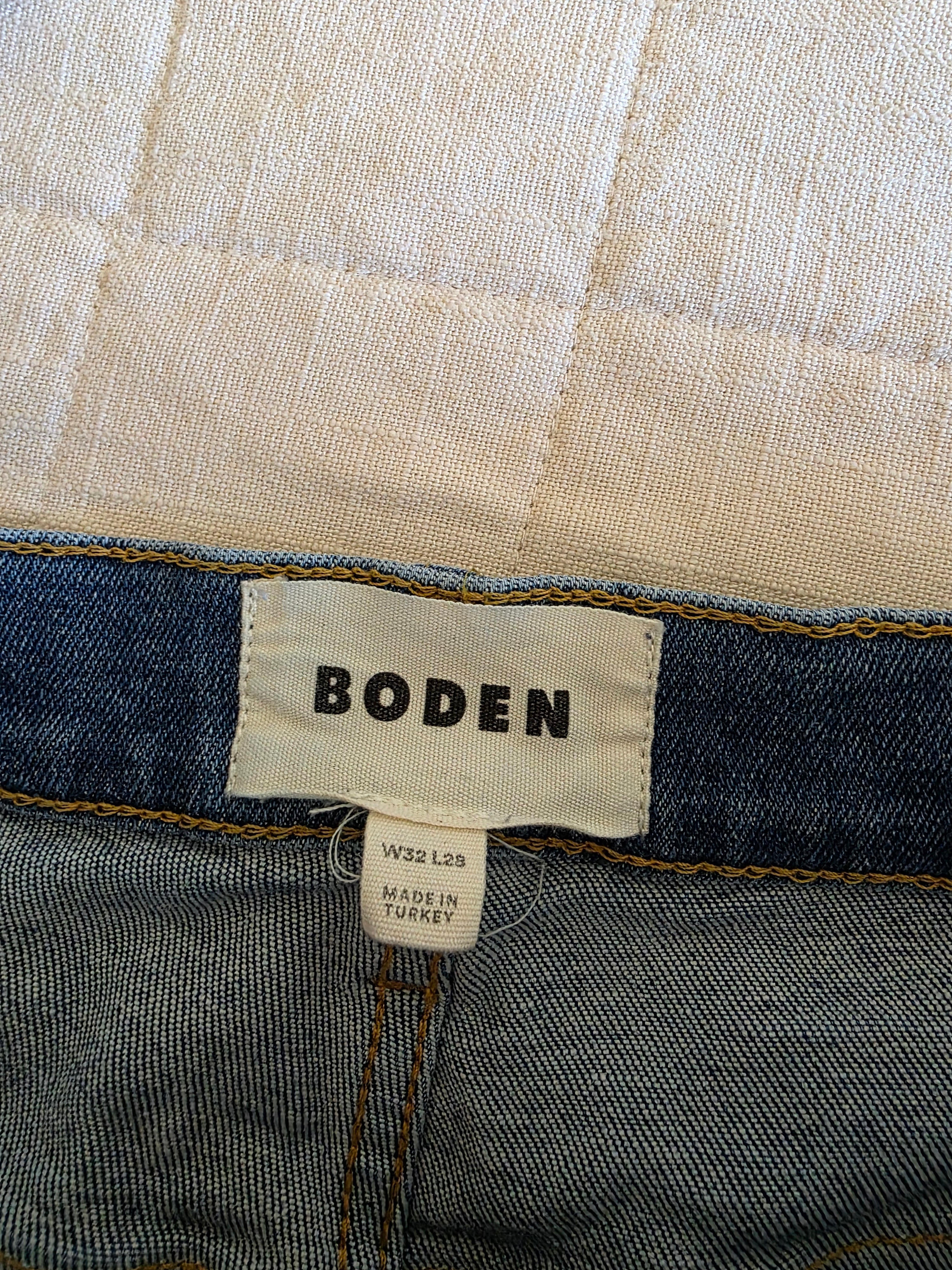 Boden Wide Leg Crop Jeans (32)