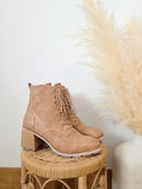 Korks Heeled Lace Up Boots (10)