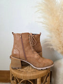 Korks Heeled Lace Up Boots (10)