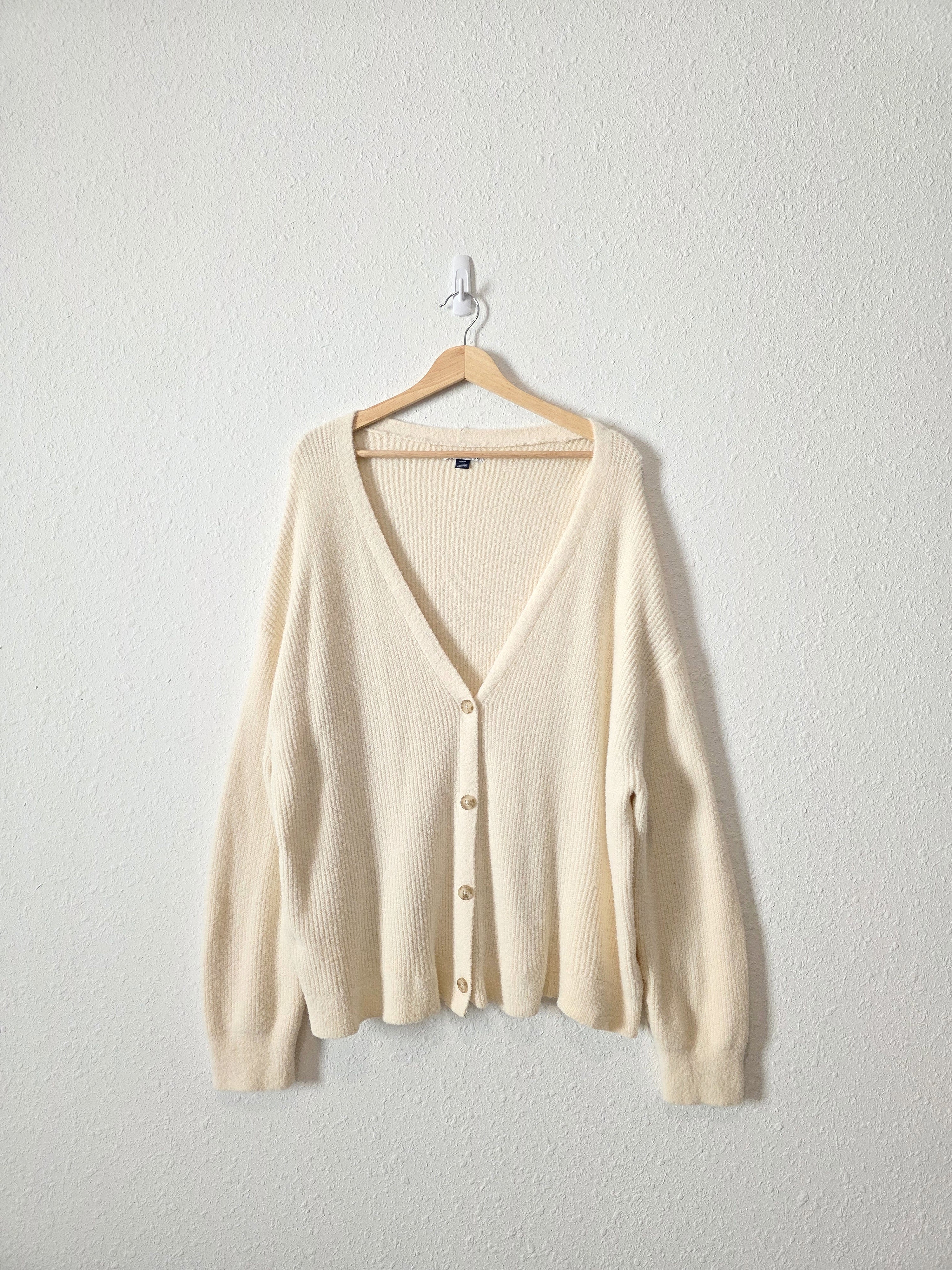 Cream Fuzzy Cardigan Sweater (M)