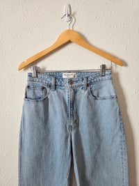Abercrombie 90s Relaxed Jeans (2/26)