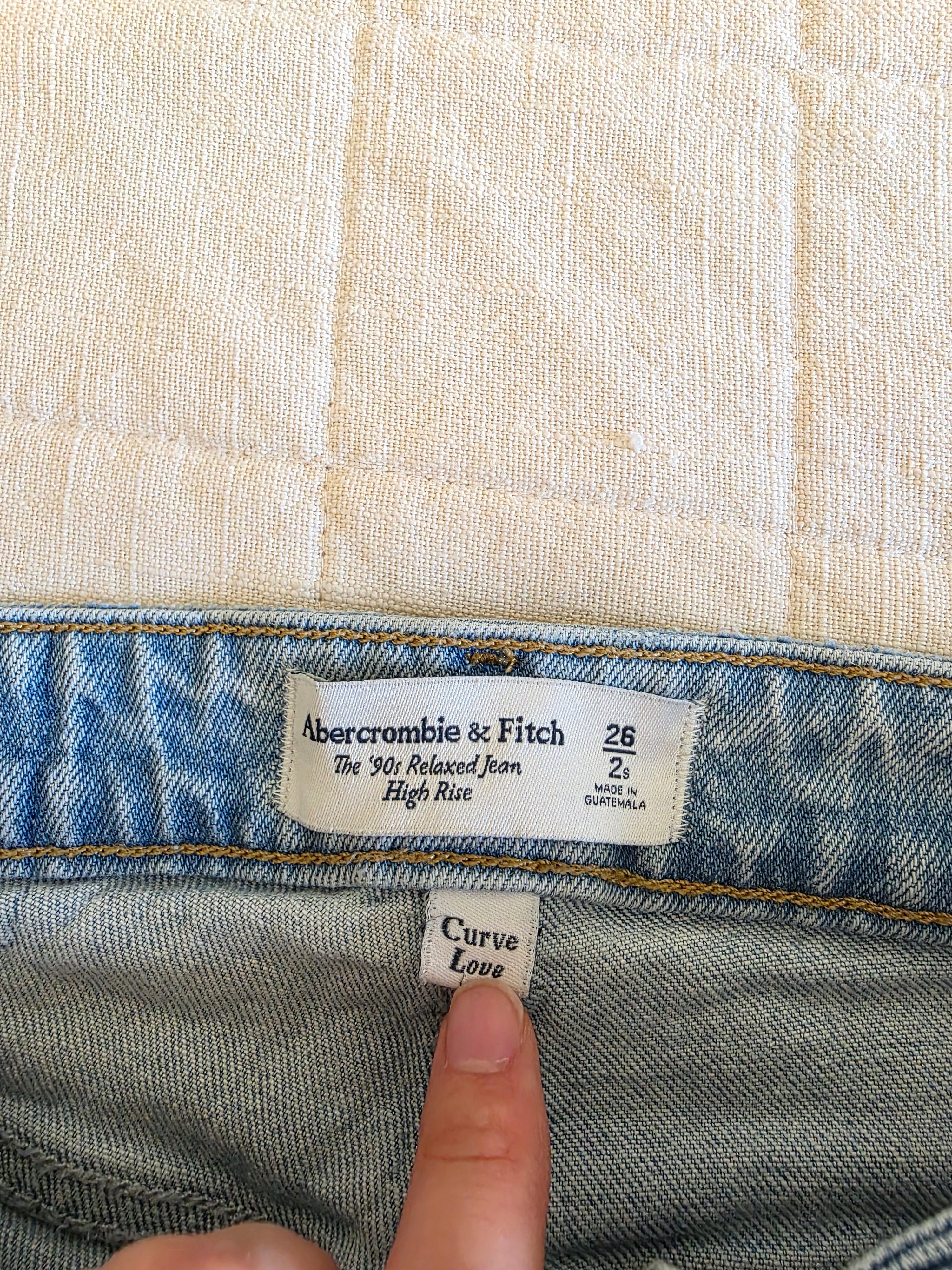 Abercrombie 90s Relaxed Jeans (2/26)