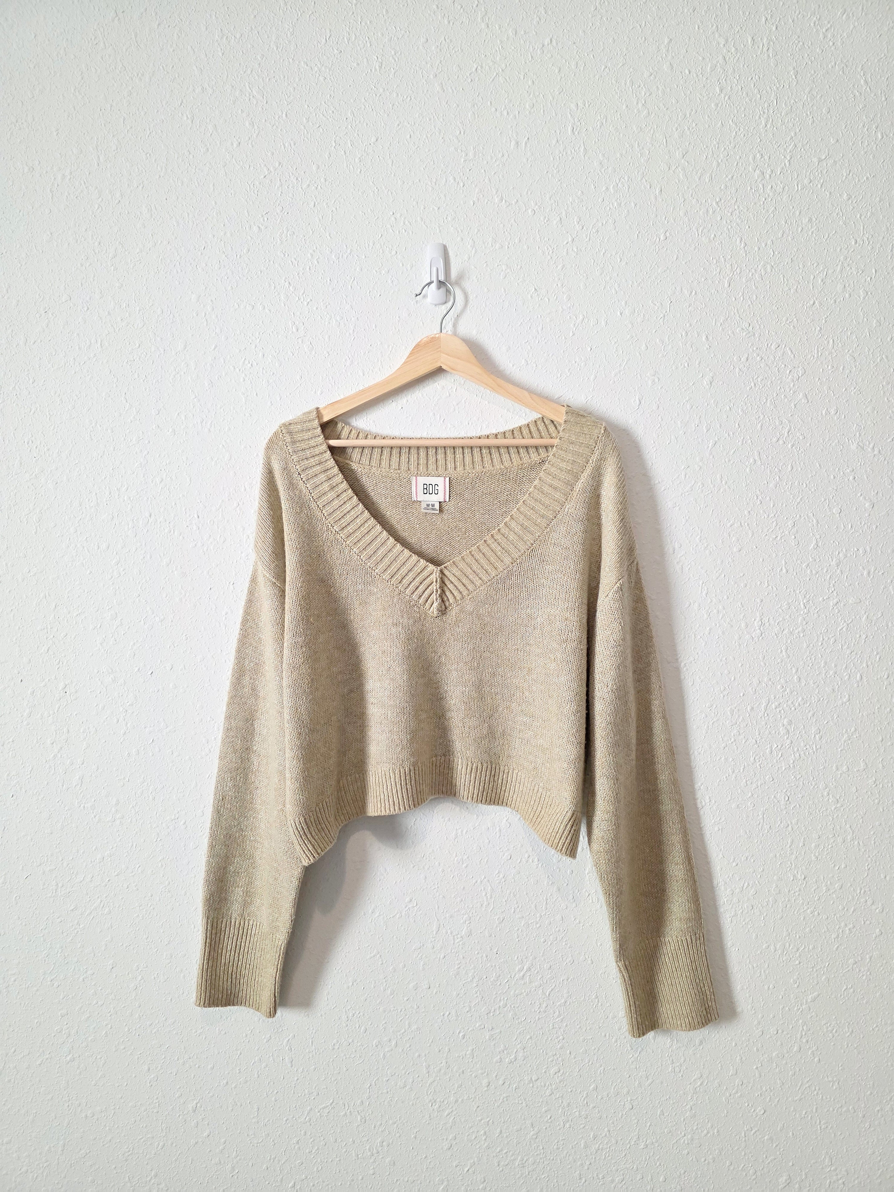 BDG Crop V Neck Sweater (M)