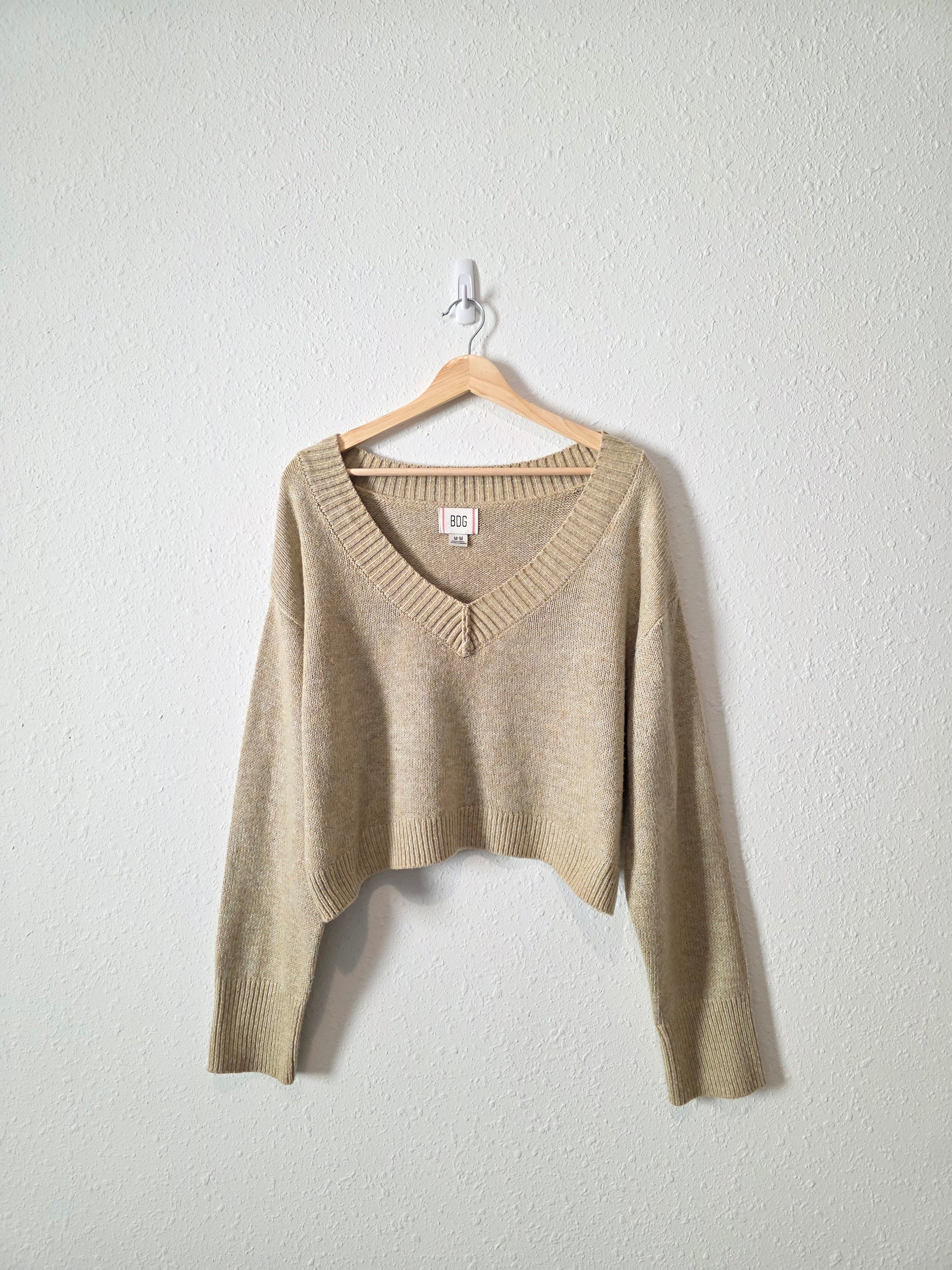 BDG Crop V Neck Sweater (M)