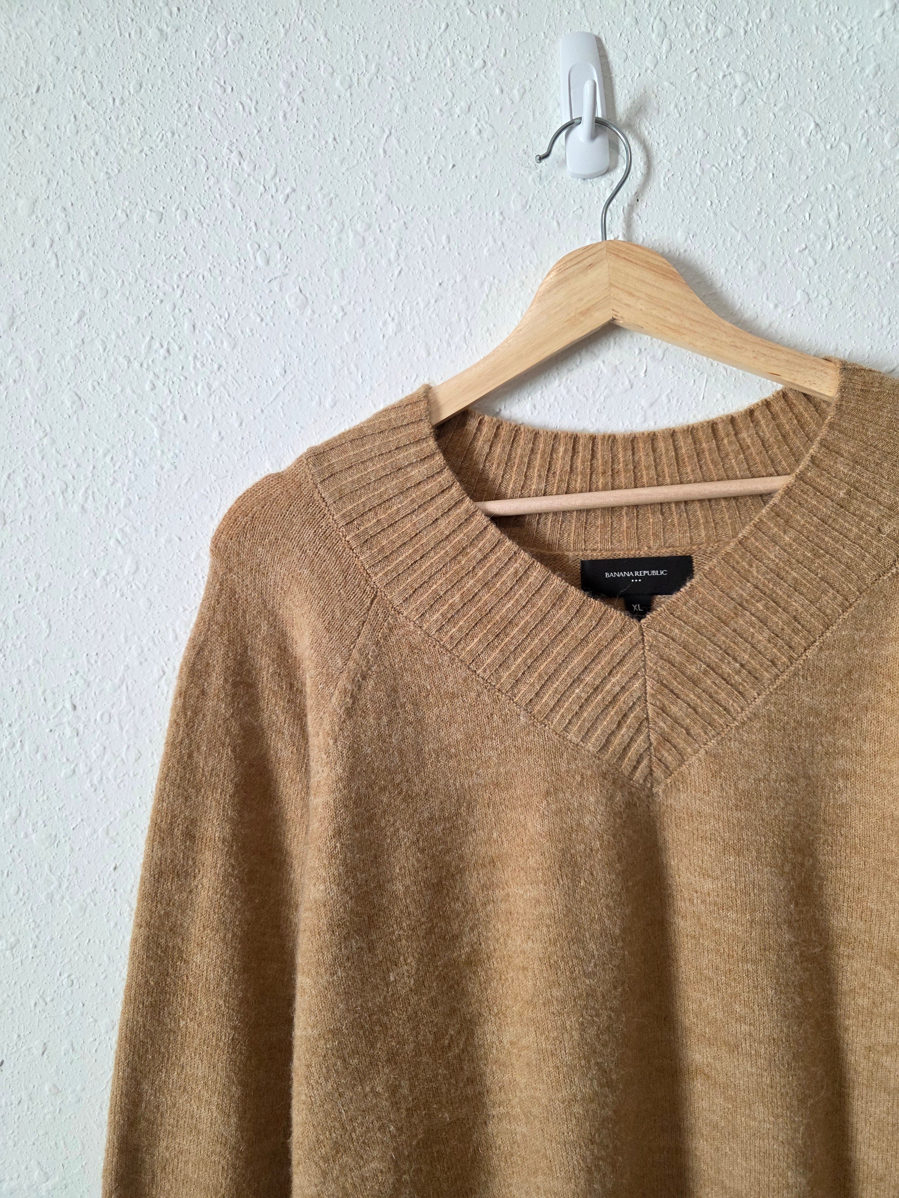 Banana Republic Cozy V Neck Sweater (XL)