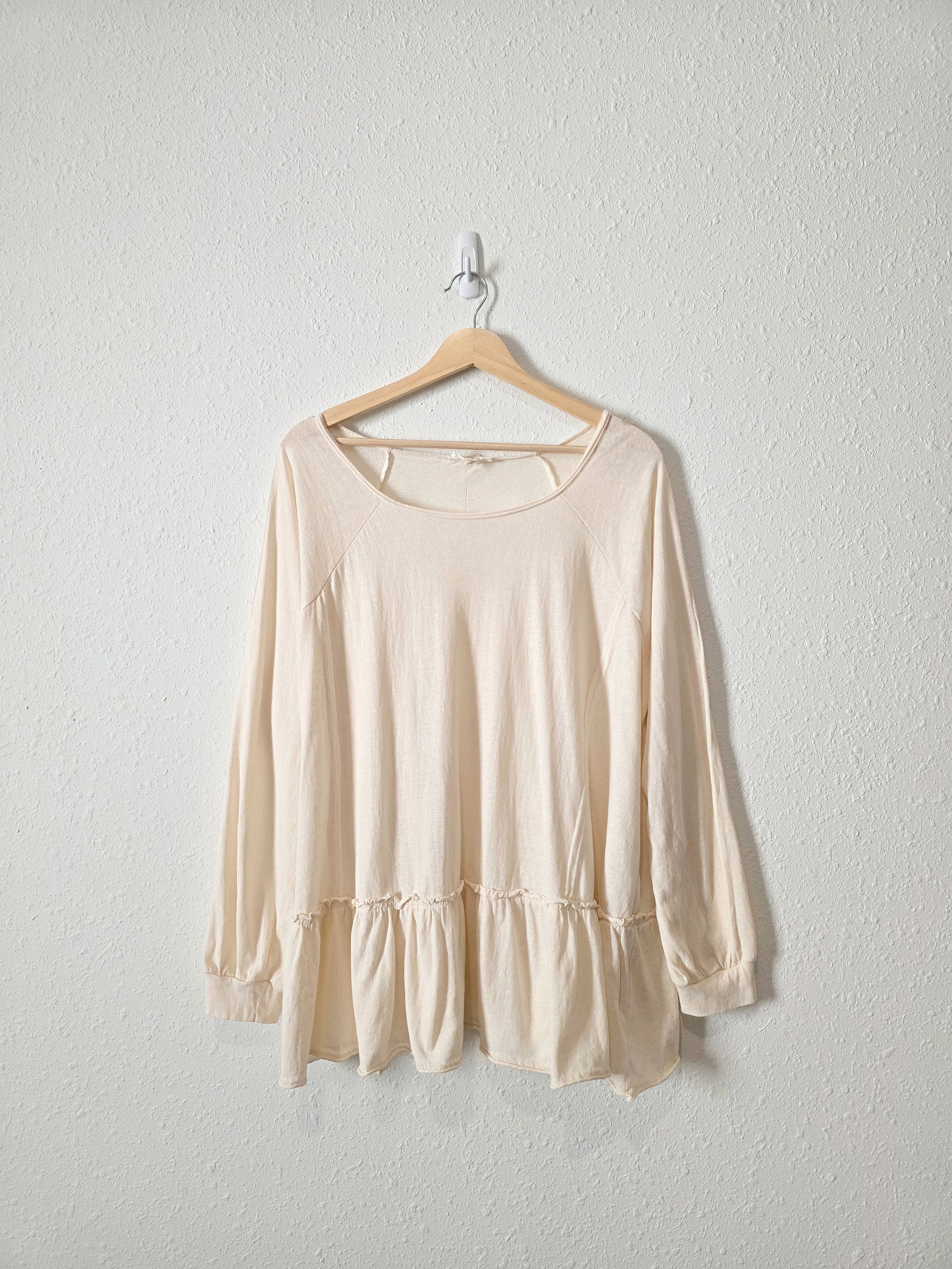 Easel Neutral Ruffle Hem Top (L)