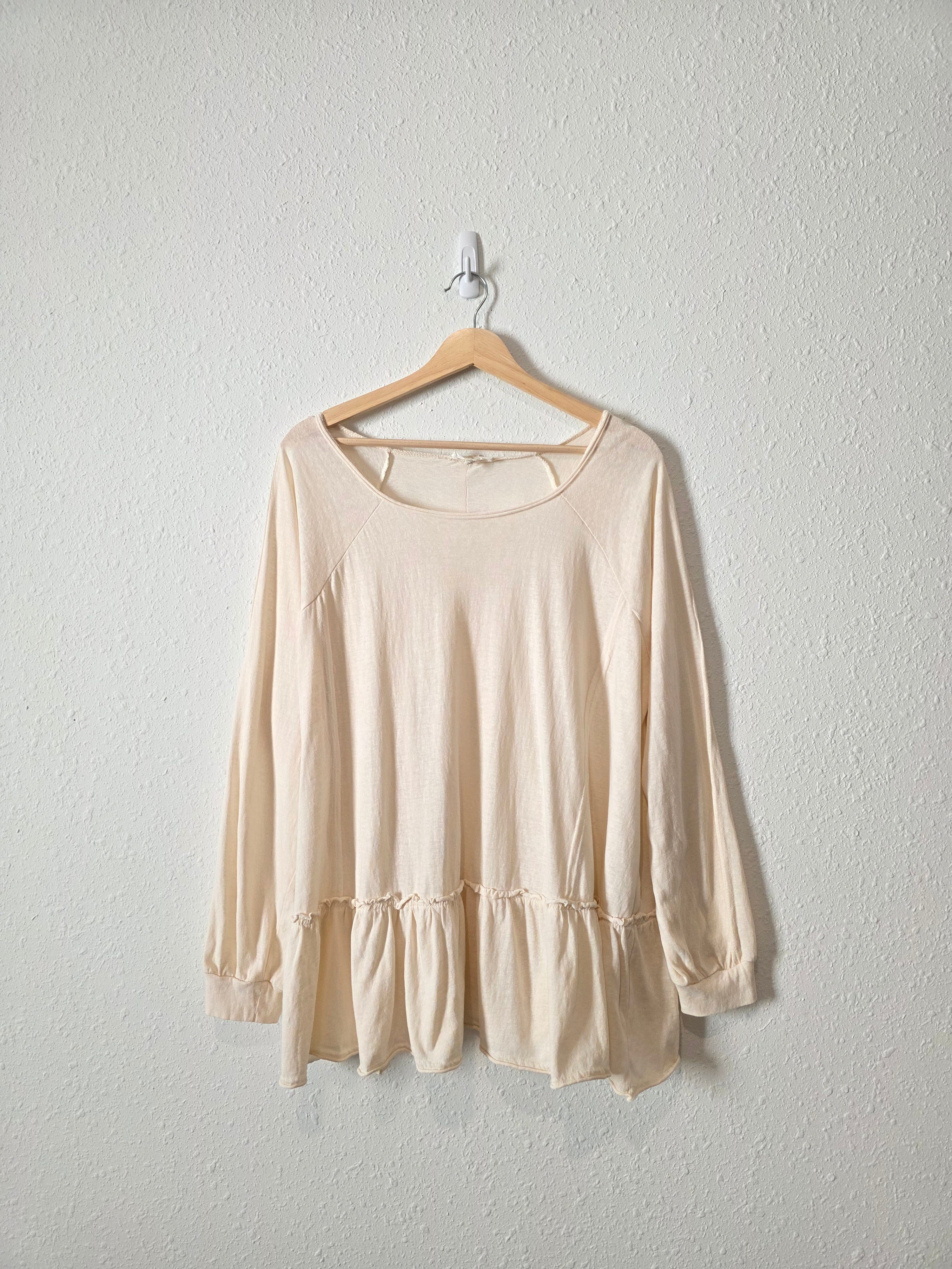 Easel Neutral Ruffle Hem Top (L)