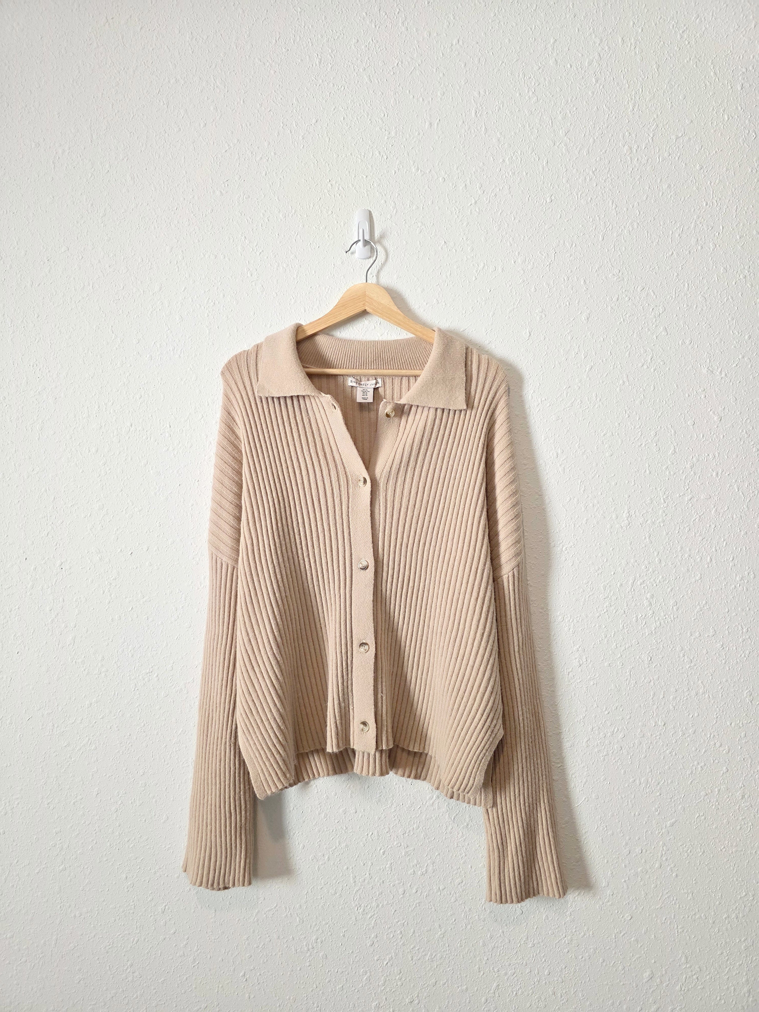 Ribbed Knit Button Up Sweater (XL)
