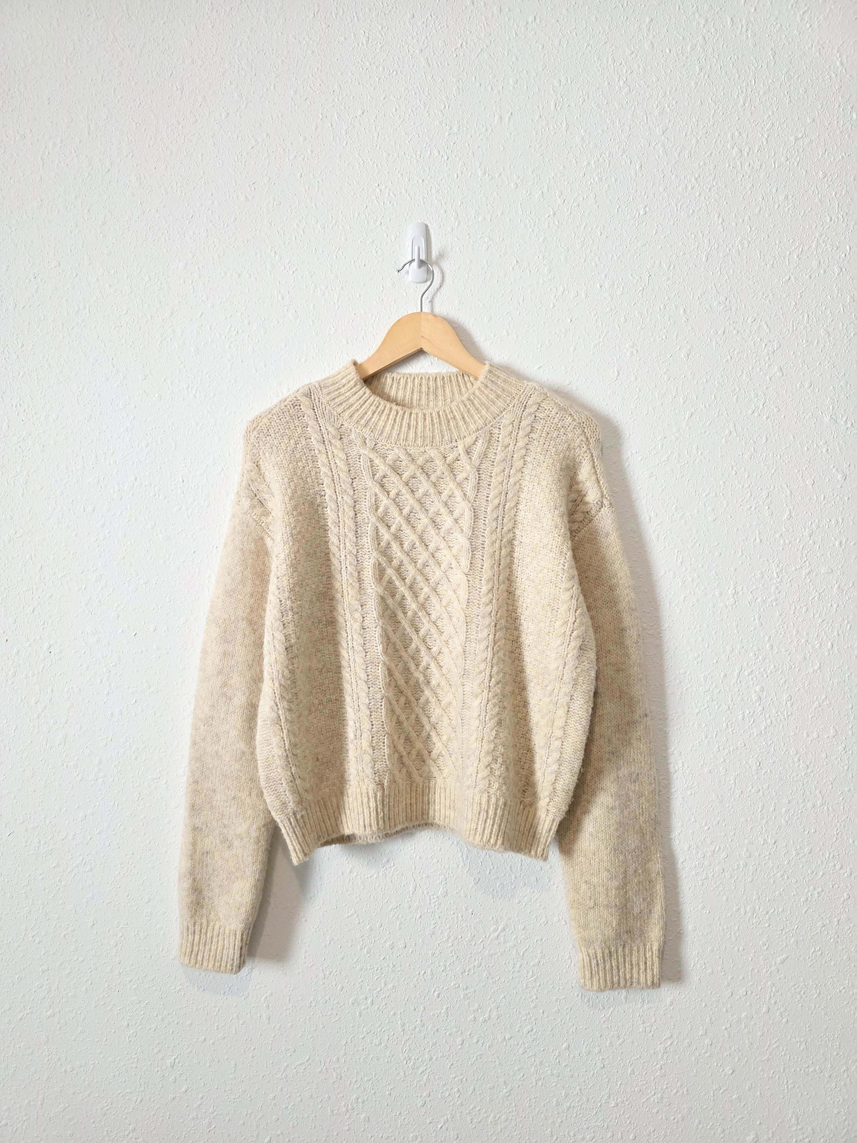 Oatmeal Cable Knit Sweater (M)