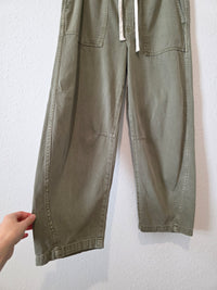Gap Olive Easy Barrel Jeans (M)