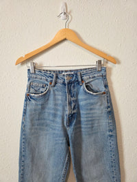 Zara Light Wash Jeans (4)