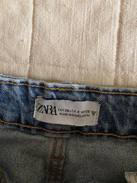Zara Light Wash Jeans (4)