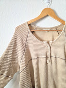 Easel Ribbed Waffle Henley Tee (L)