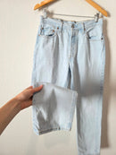 Levi's Light Wash Straight Jeans (29)