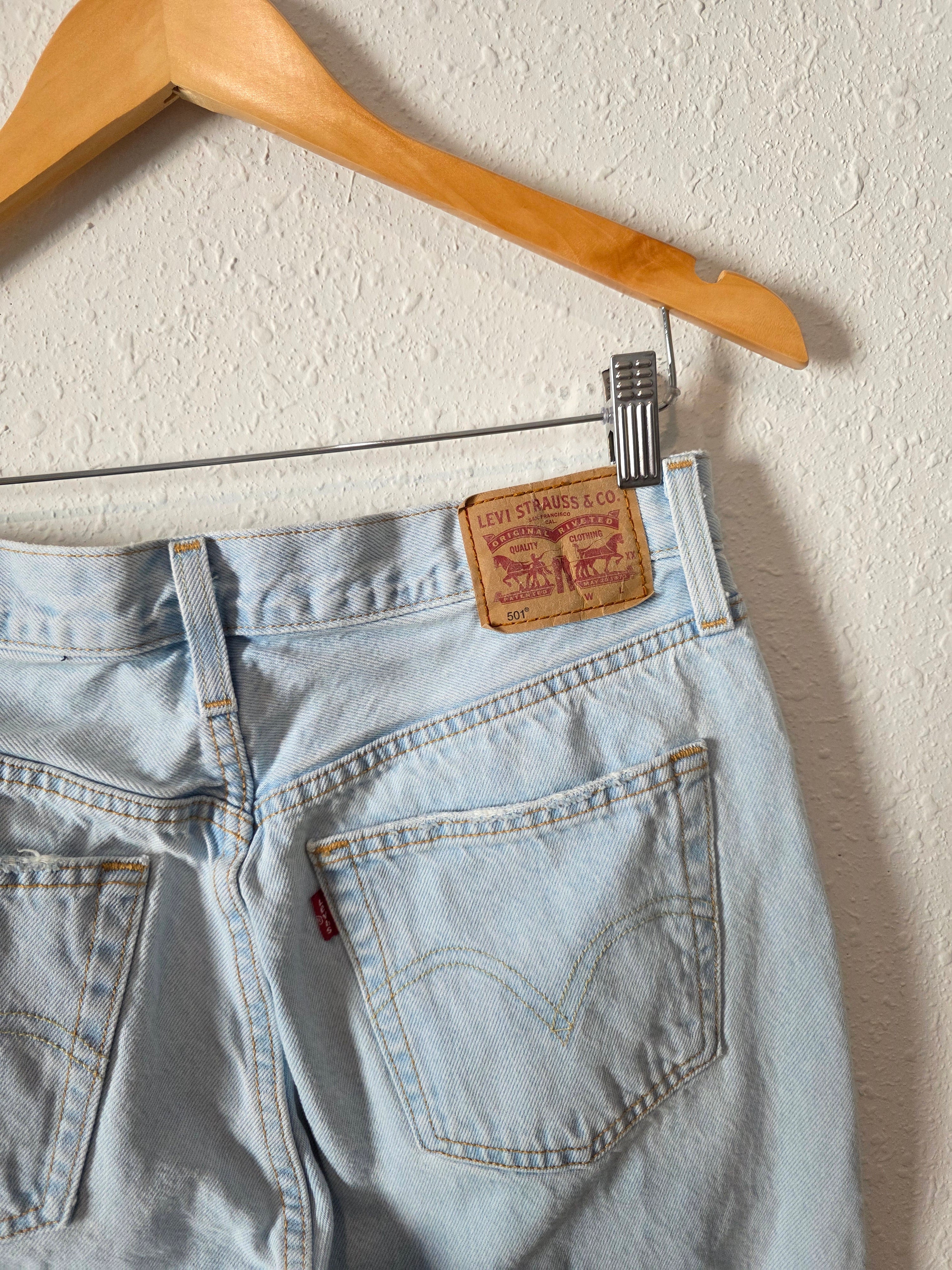Levi's Light Wash Straight Jeans (29)