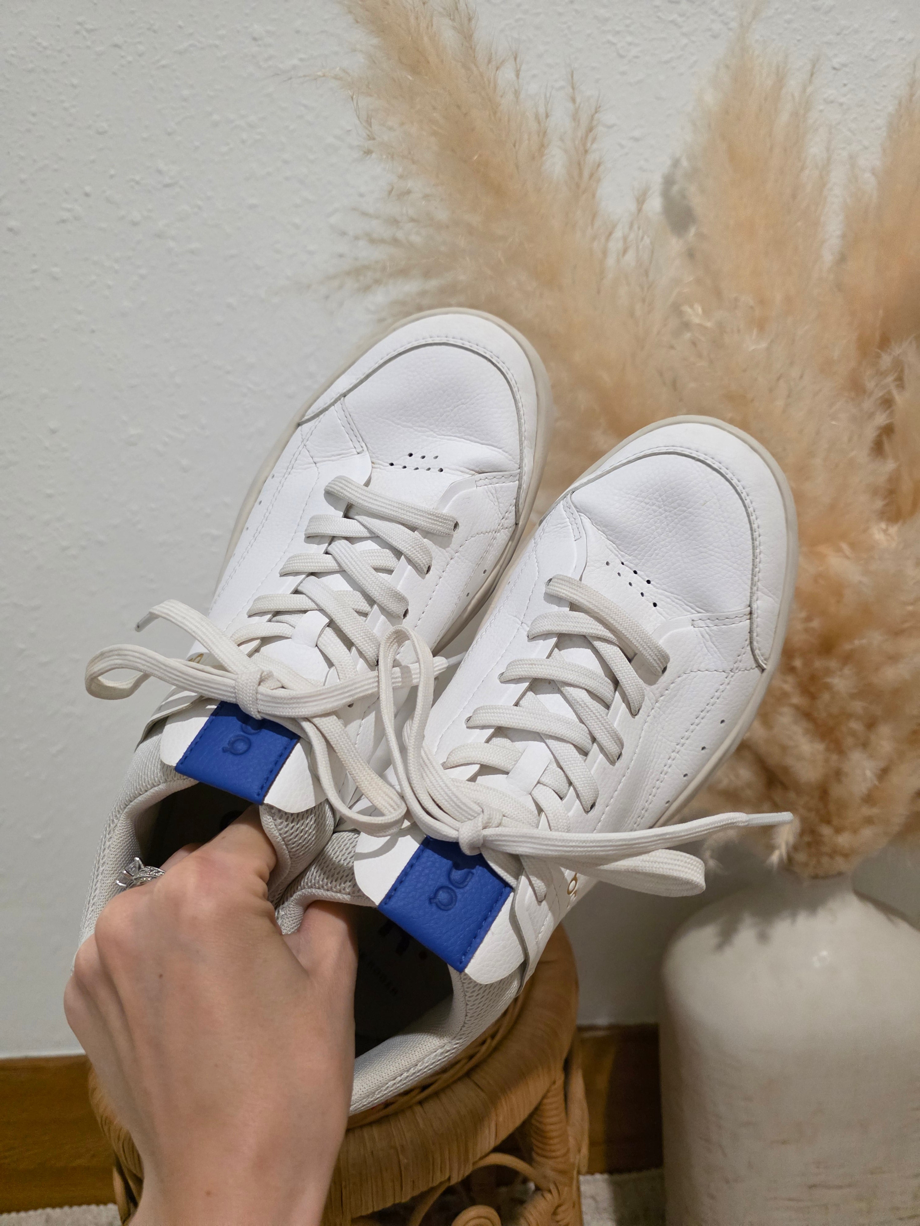 ON Cloud The Roger Sneakers (10)