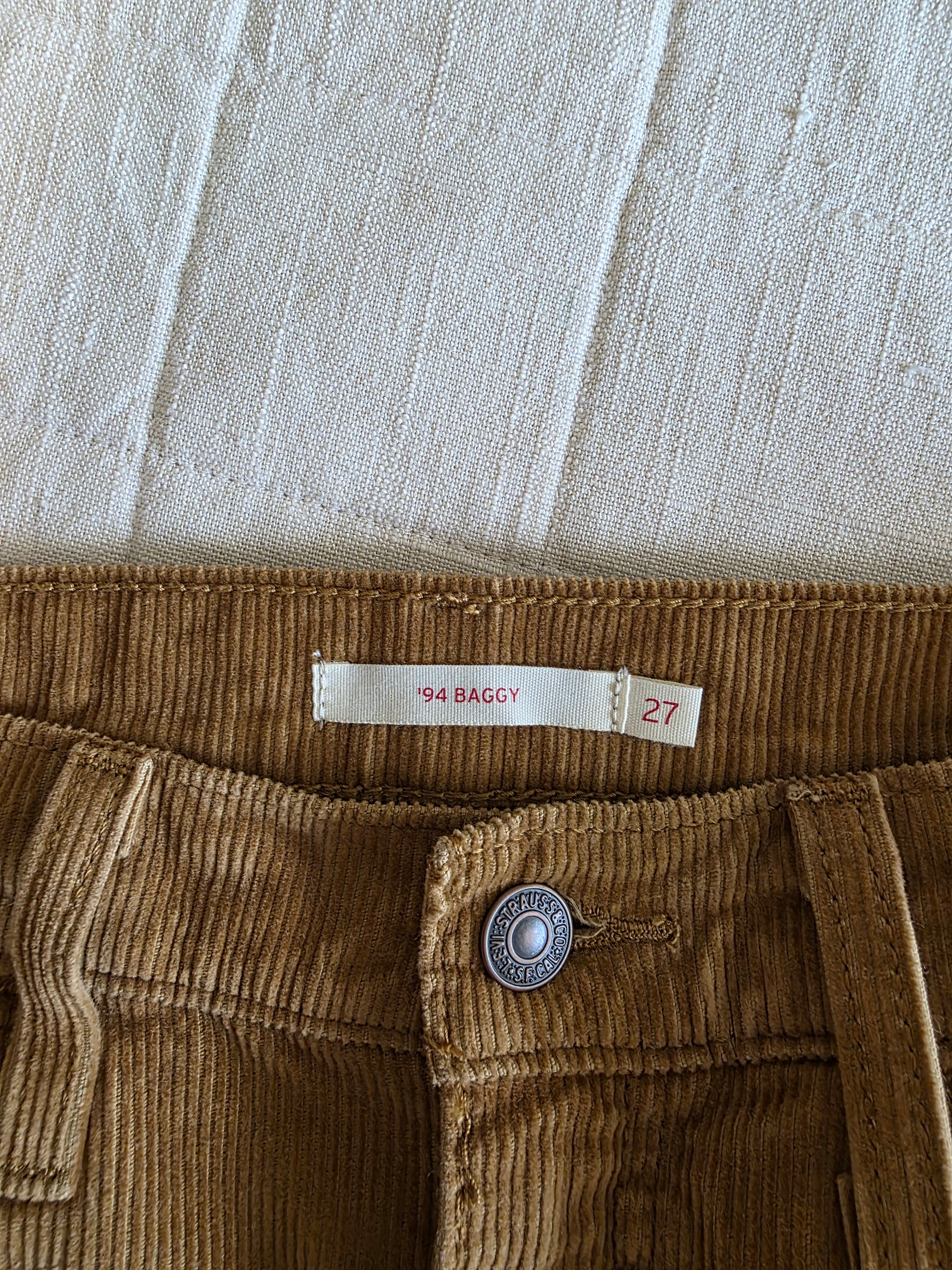 Levi's Corduroy Baggy Jeans (27)