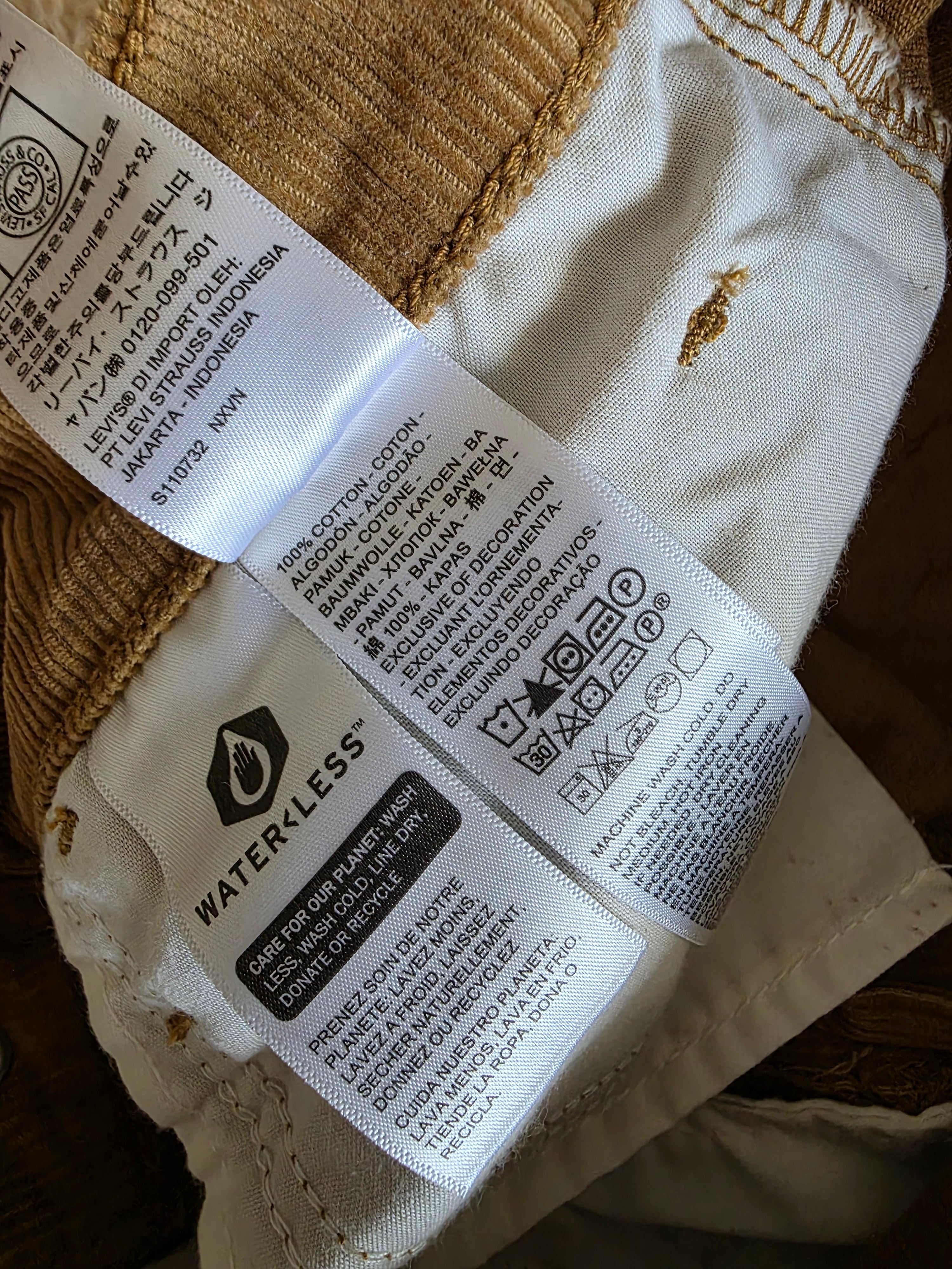 Levi's Corduroy Baggy Jeans (27)