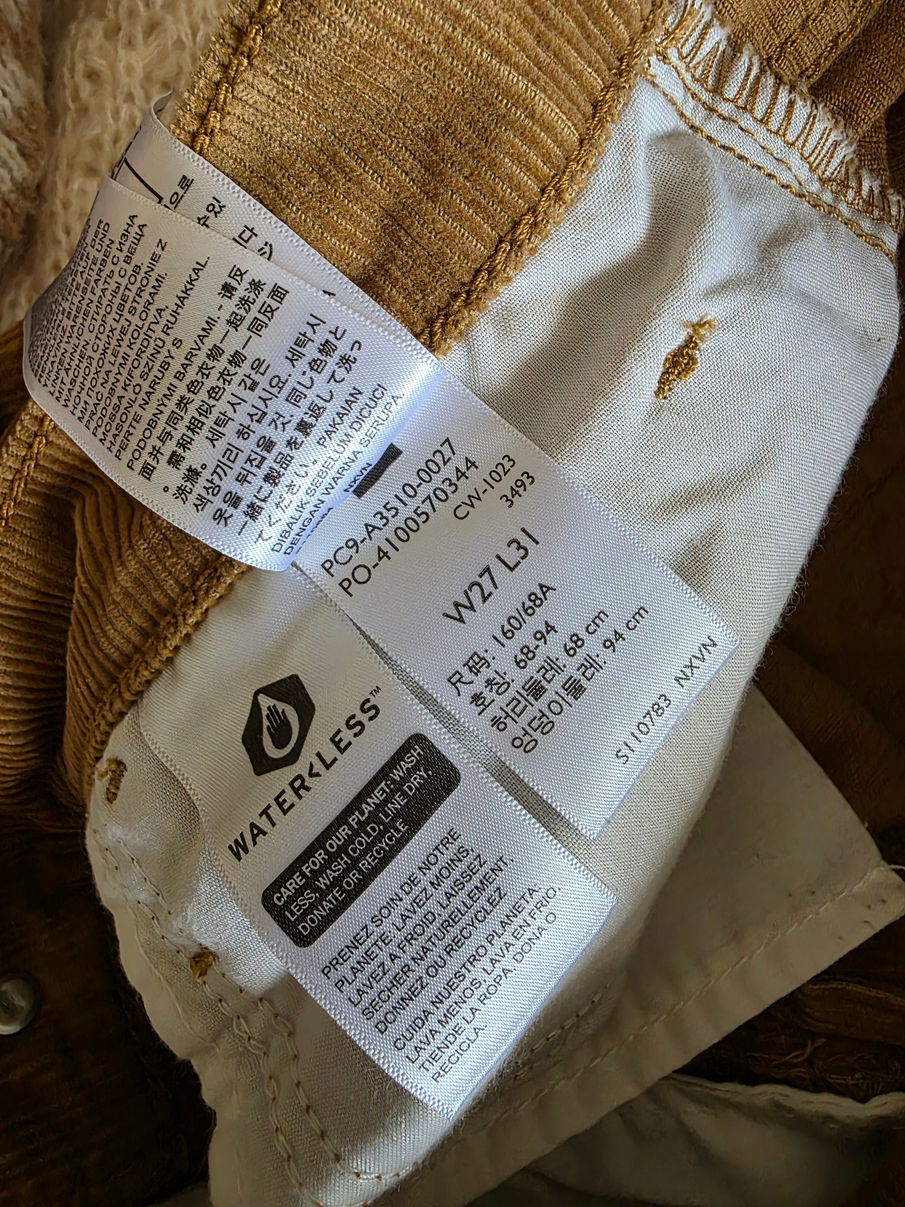 Levi's Corduroy Baggy Jeans (27)