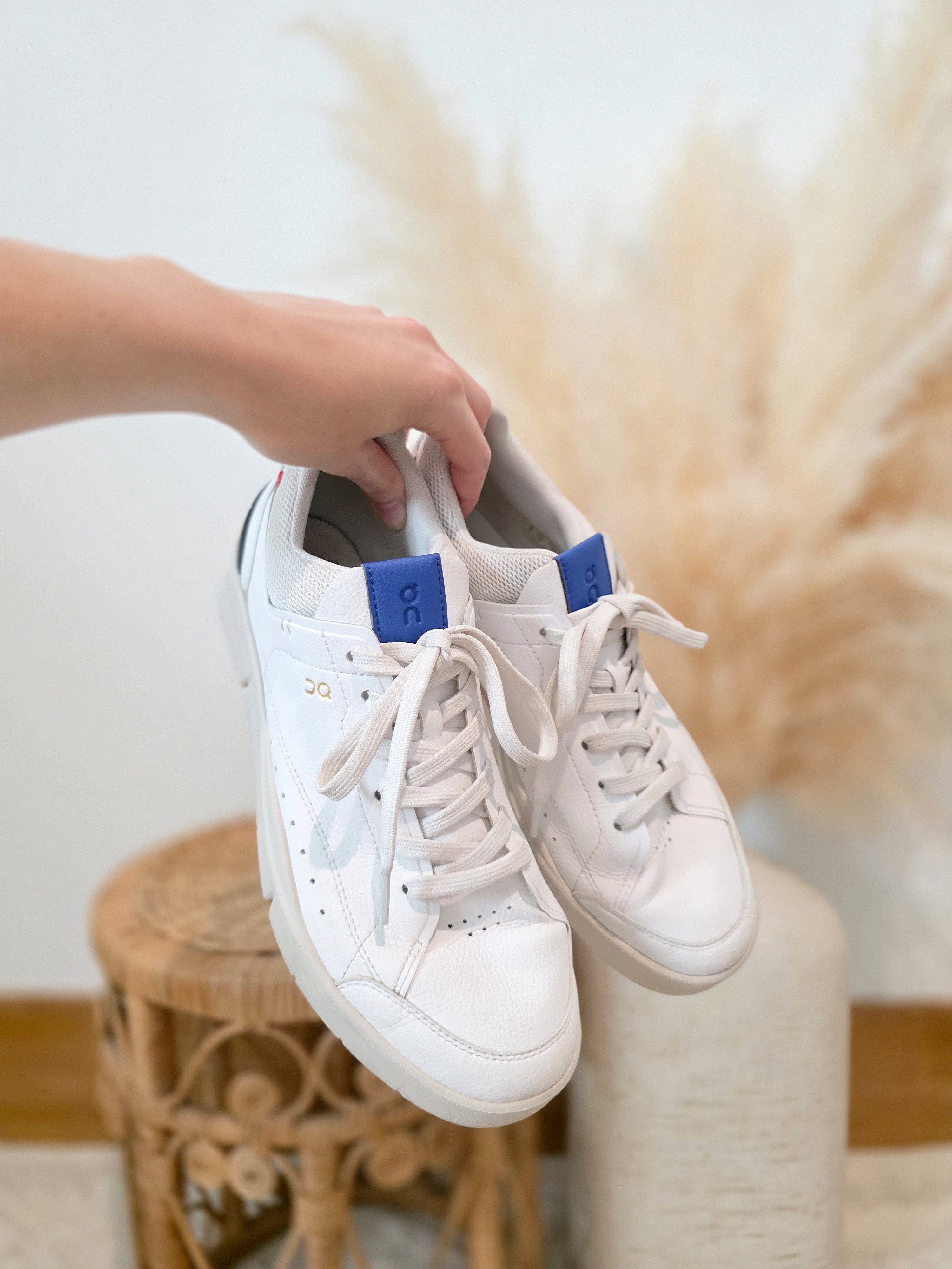 ON Cloud The Roger Sneakers (10)