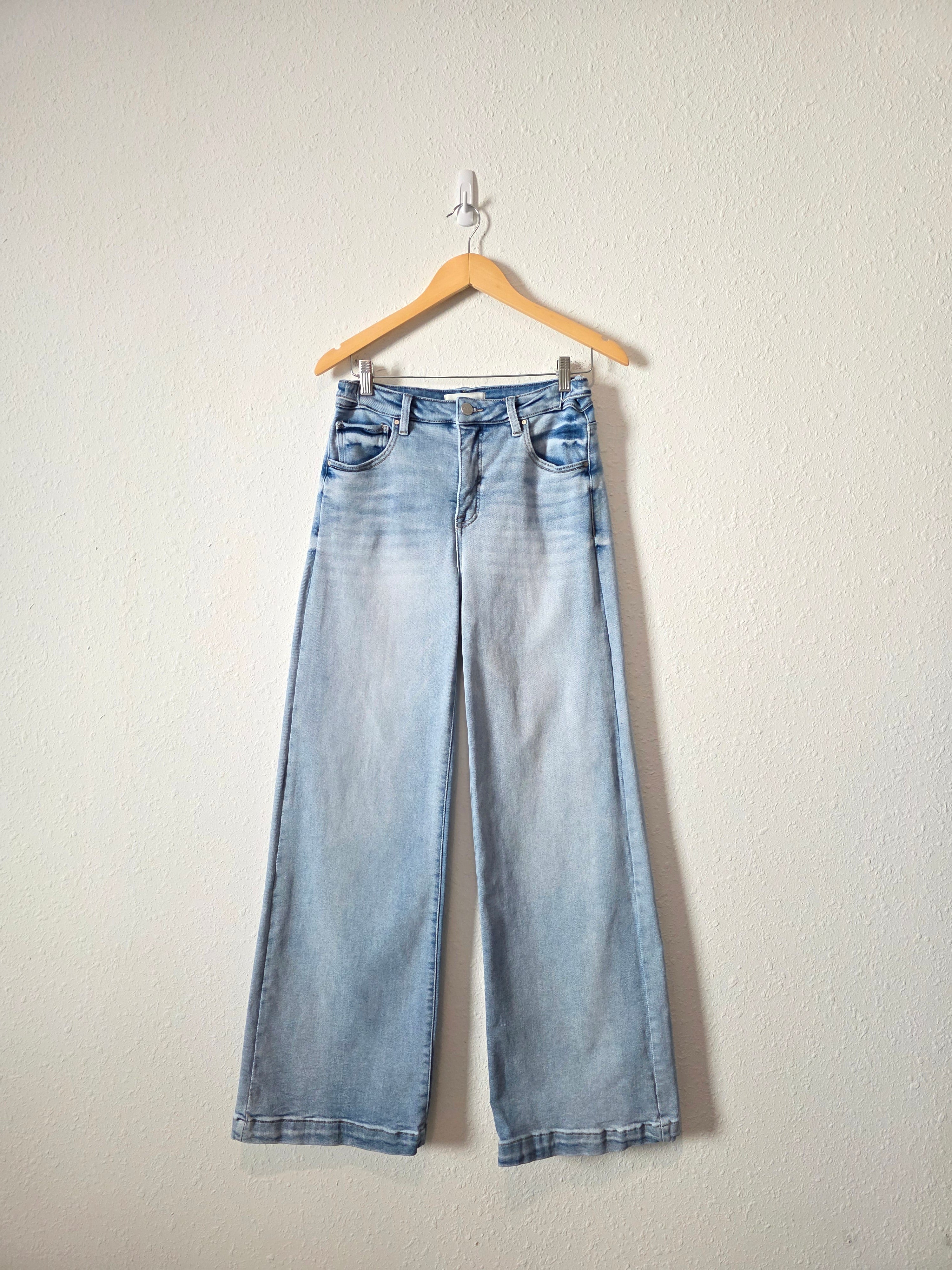 Risen Light Wash Wide Leg Jeans (29)
