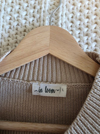 In Loom Ribbed Mockneck Sweater (L)