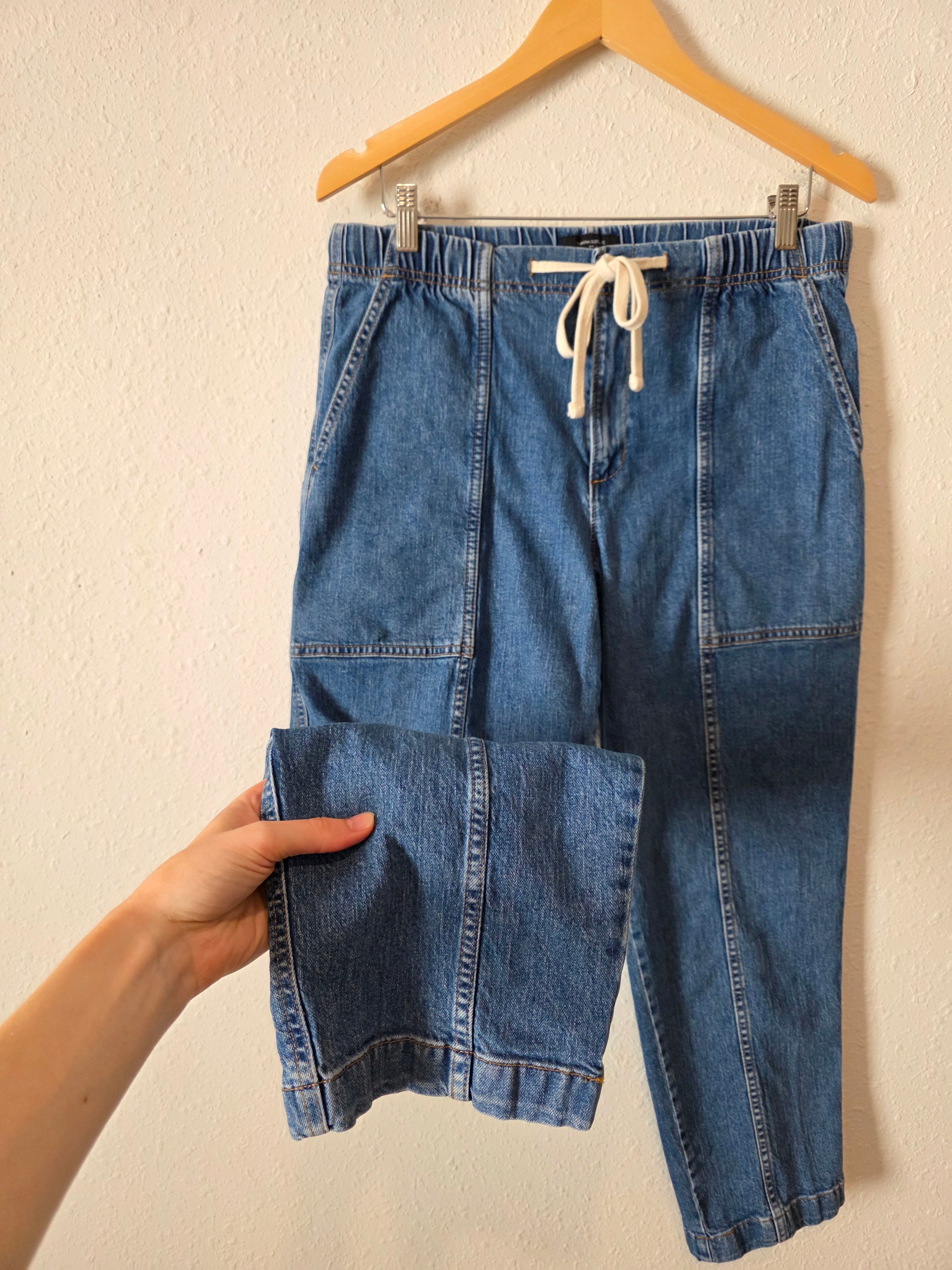 Banana Republic Tapered Easy Jeans (M)