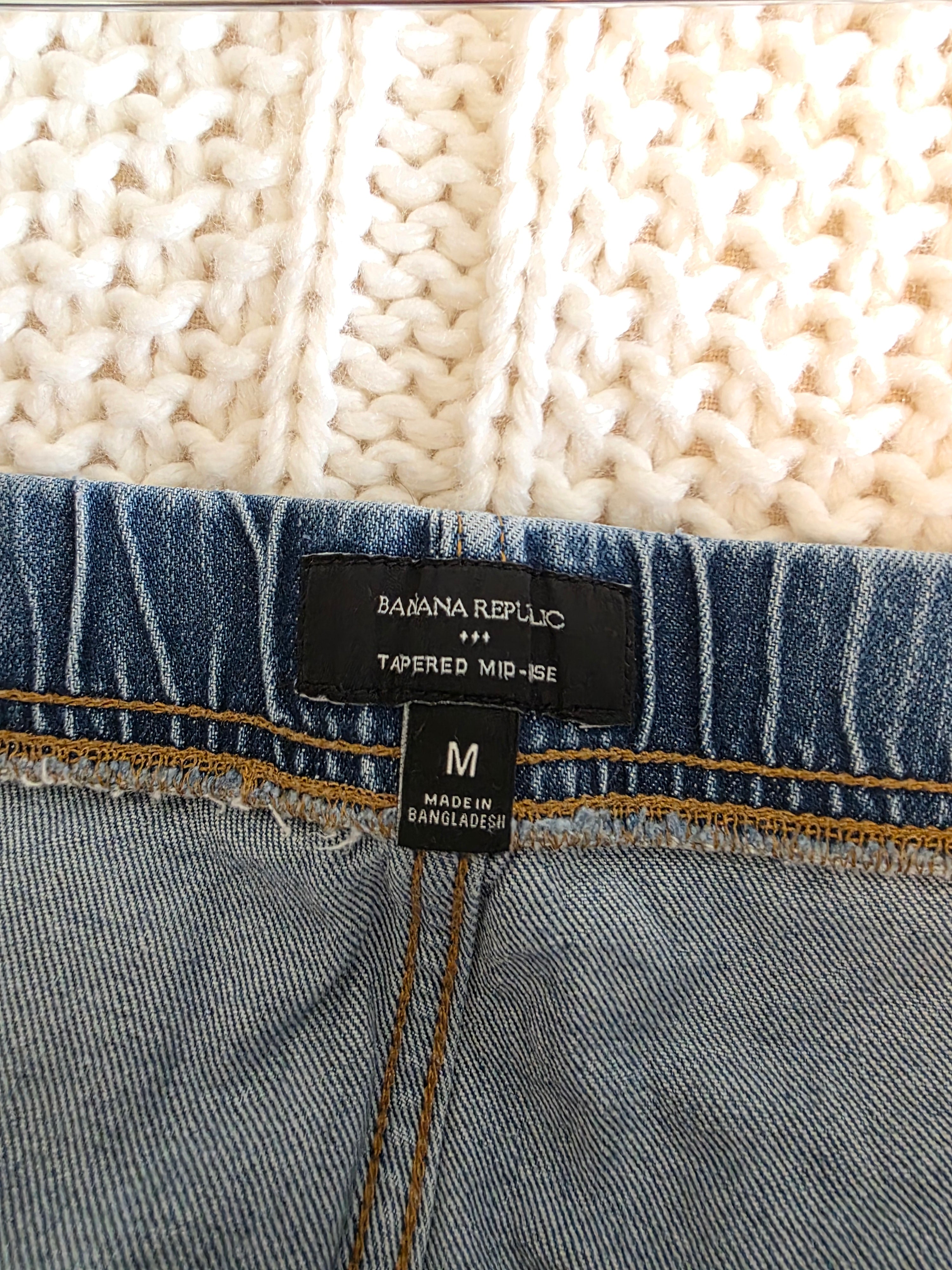 Banana Republic Tapered Easy Jeans (M)