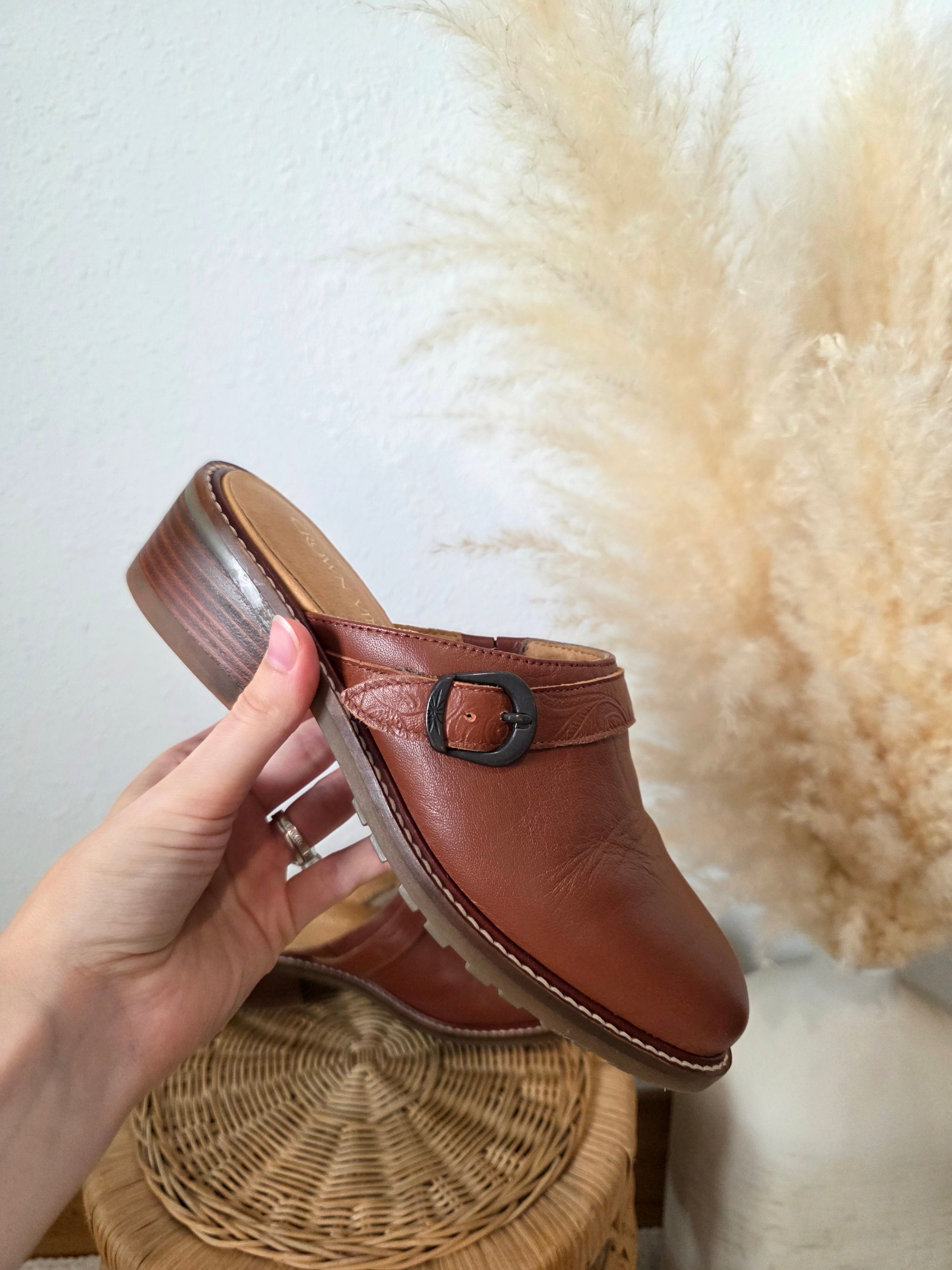 Crown Vintage Cognac Leather Clogs (6)