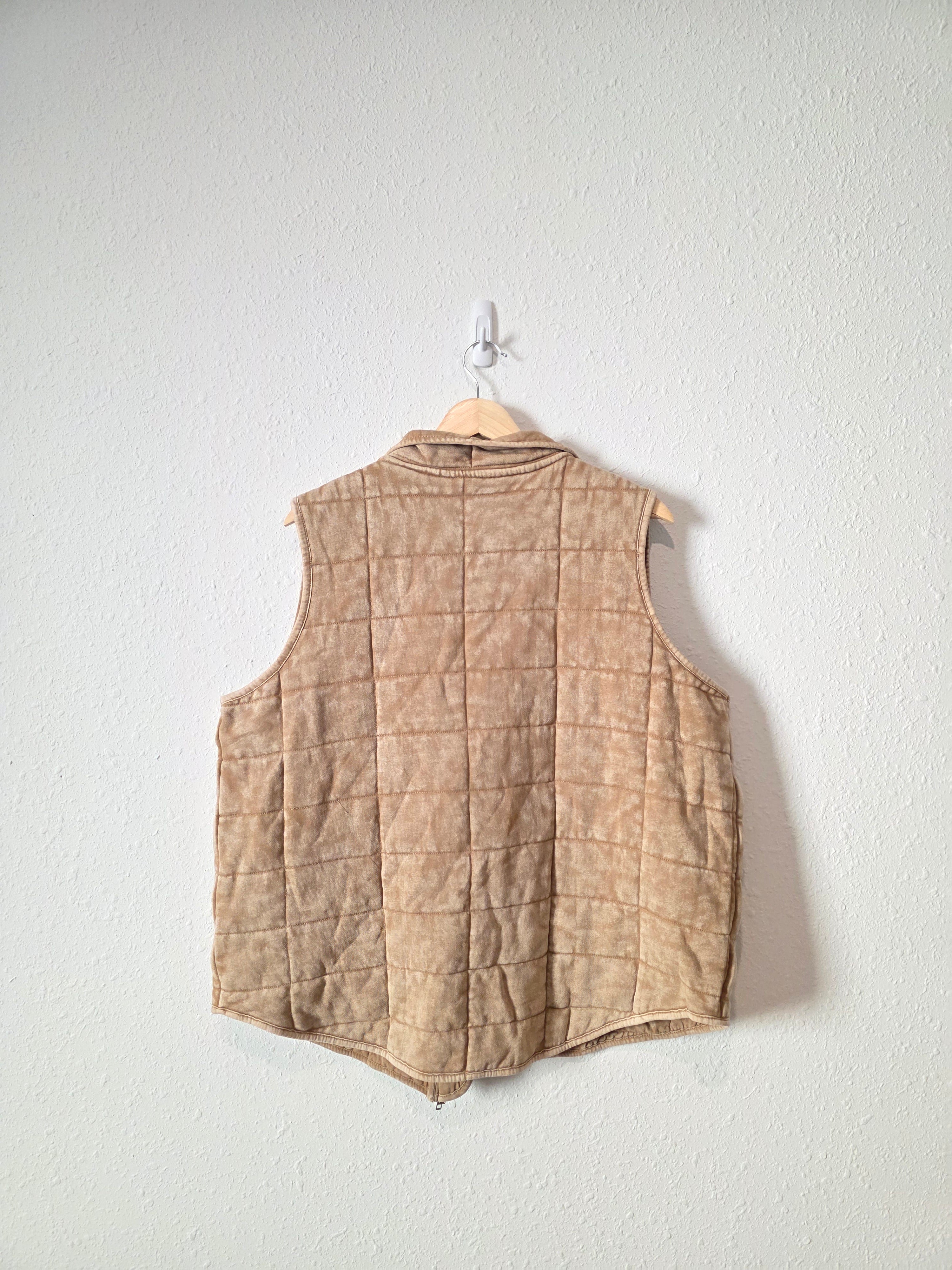 Neutral Quilted Zip Up Vest (1X)