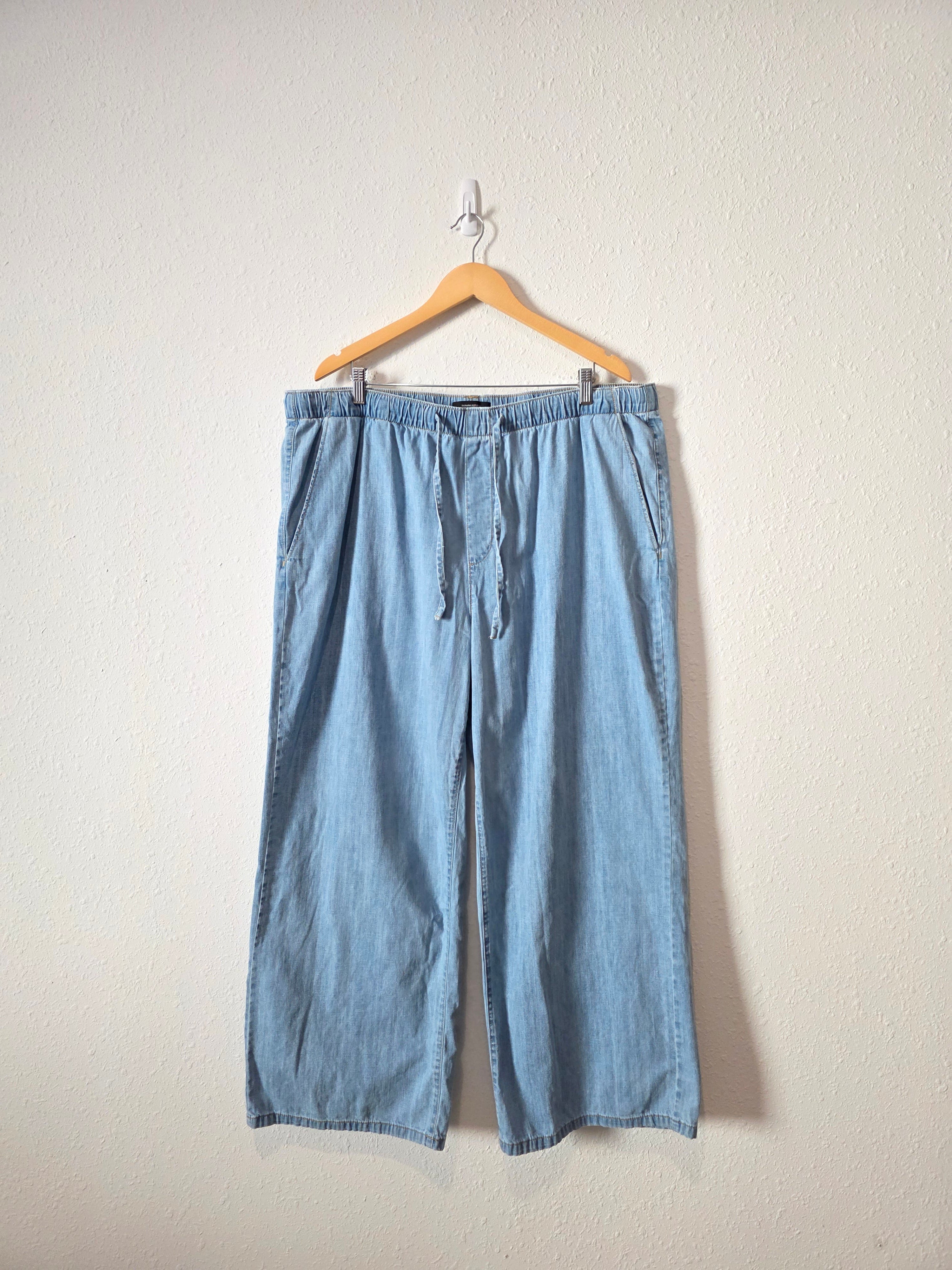 Banana Republic Wide Leg Easy Jeans (XXL)
