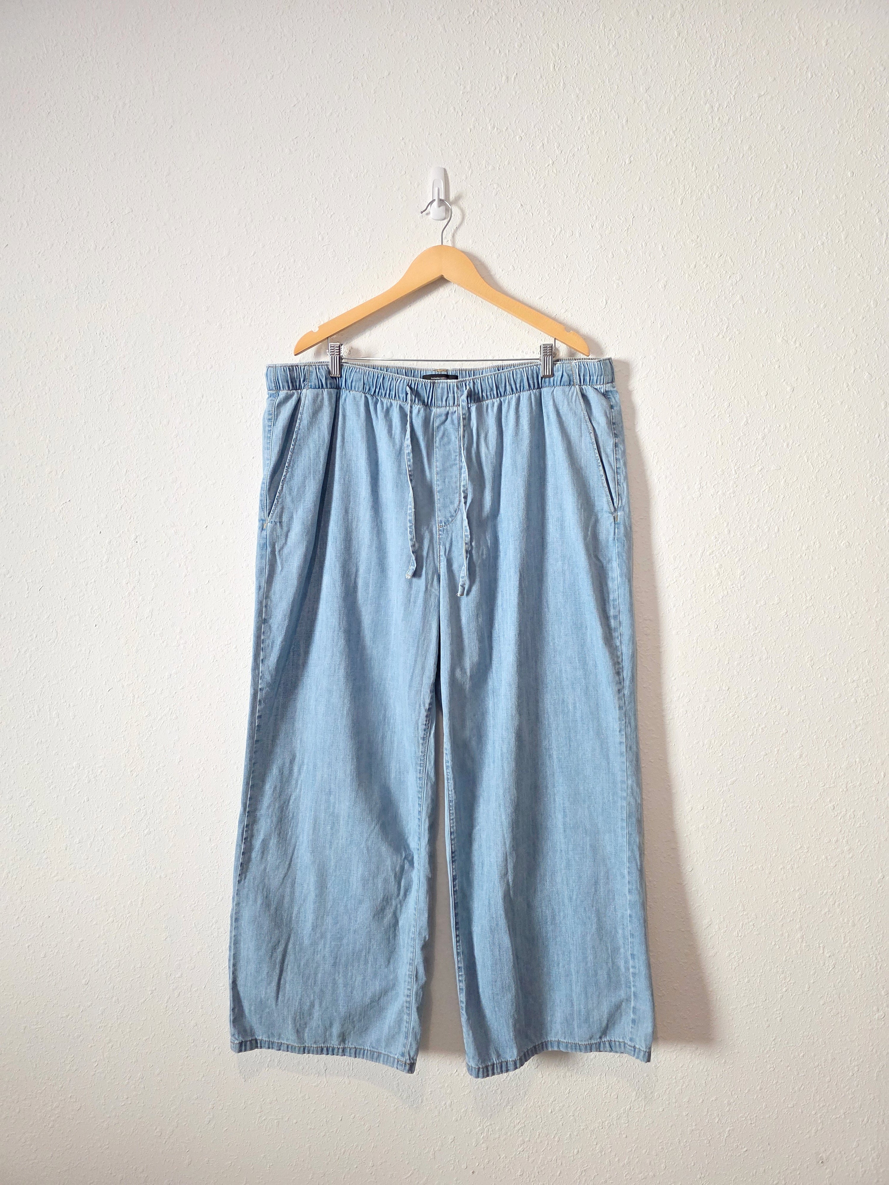Banana Republic Wide Leg Easy Jeans (XXL)