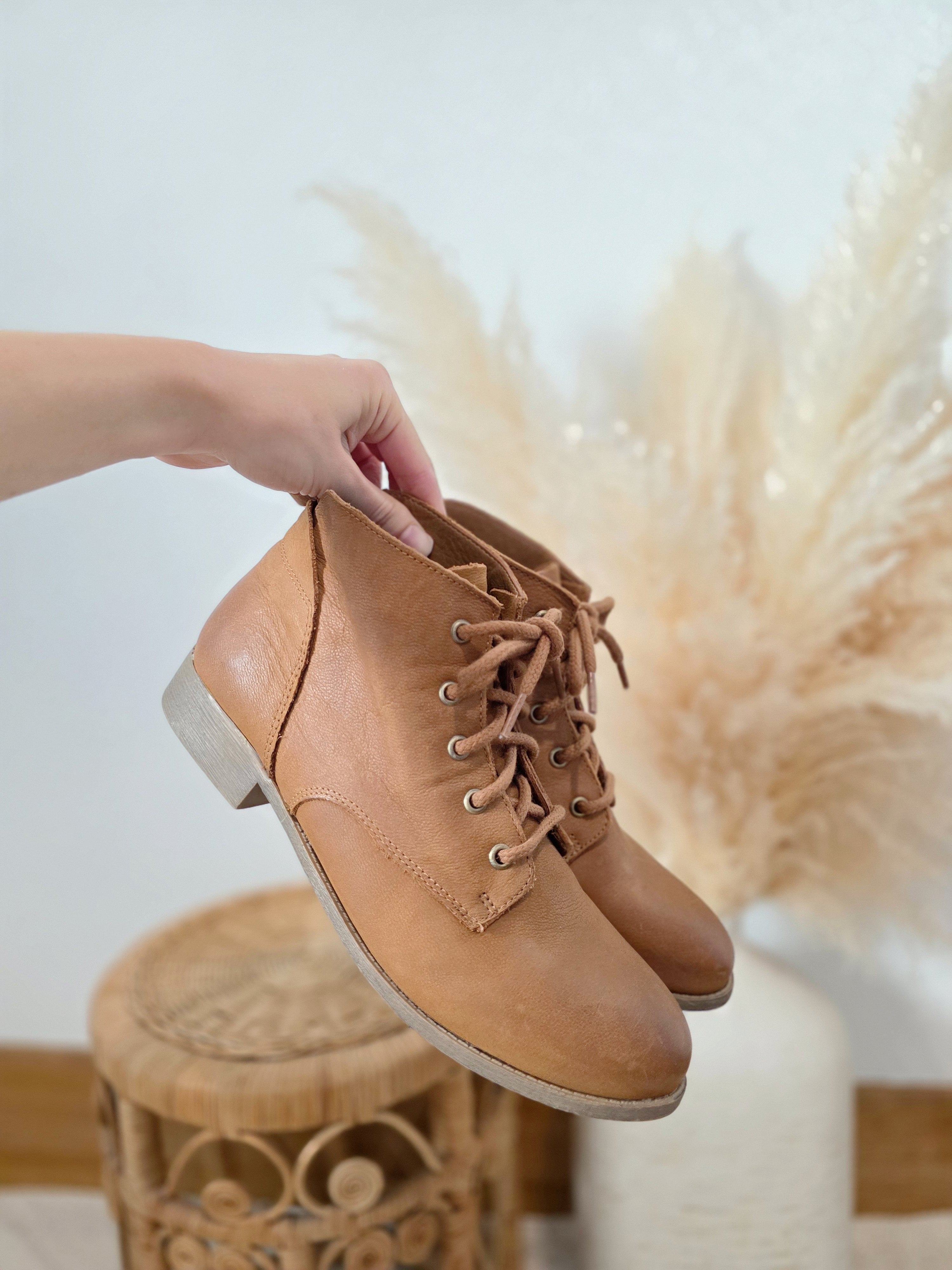 Steve Madden Leather Boots (10)