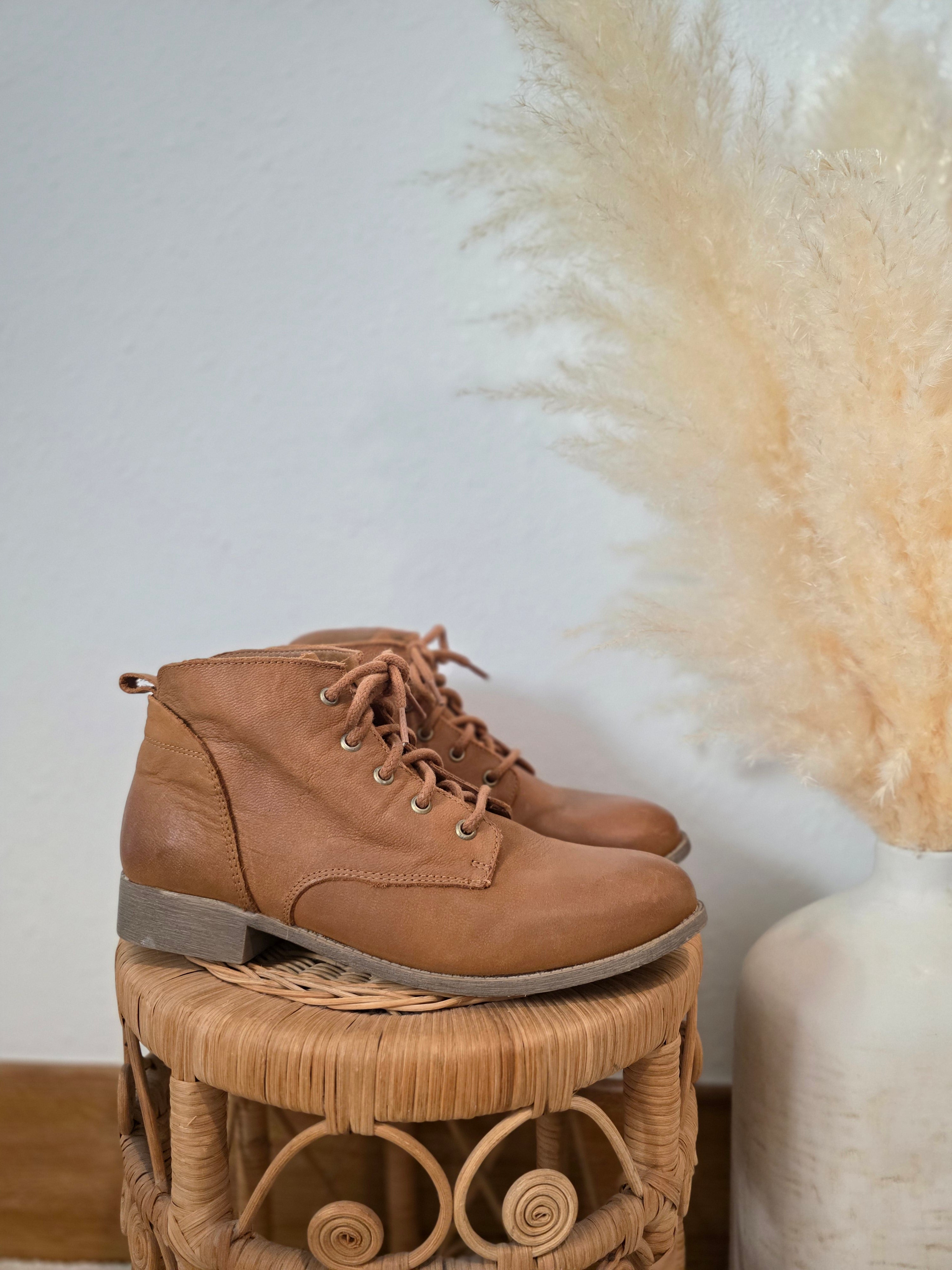 Steve Madden Leather Boots (10)