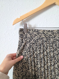 Floral Pleated Midi Skirt (M)